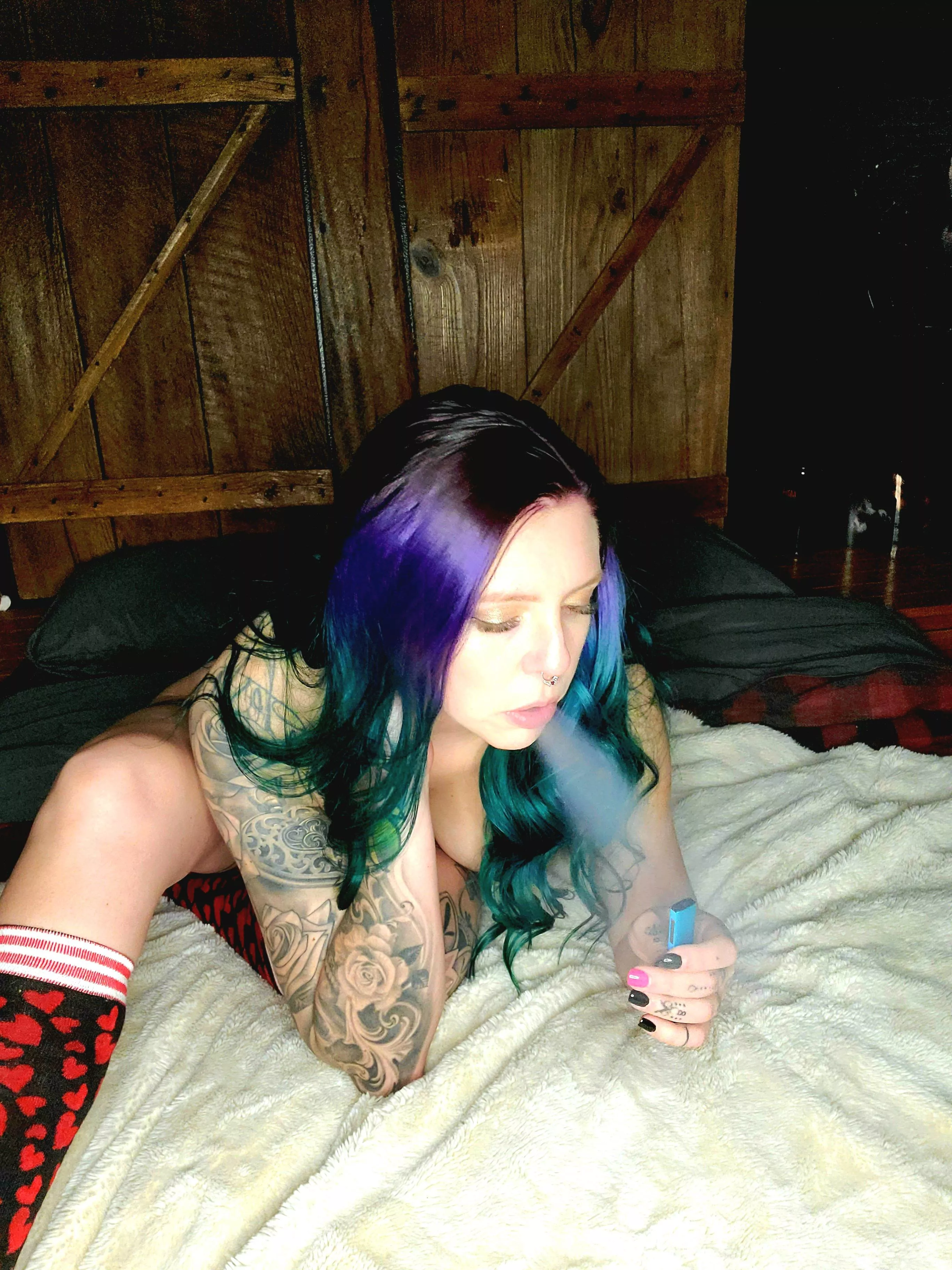 Wake and vape bake ðŸ¤ª posted by muffnmandie