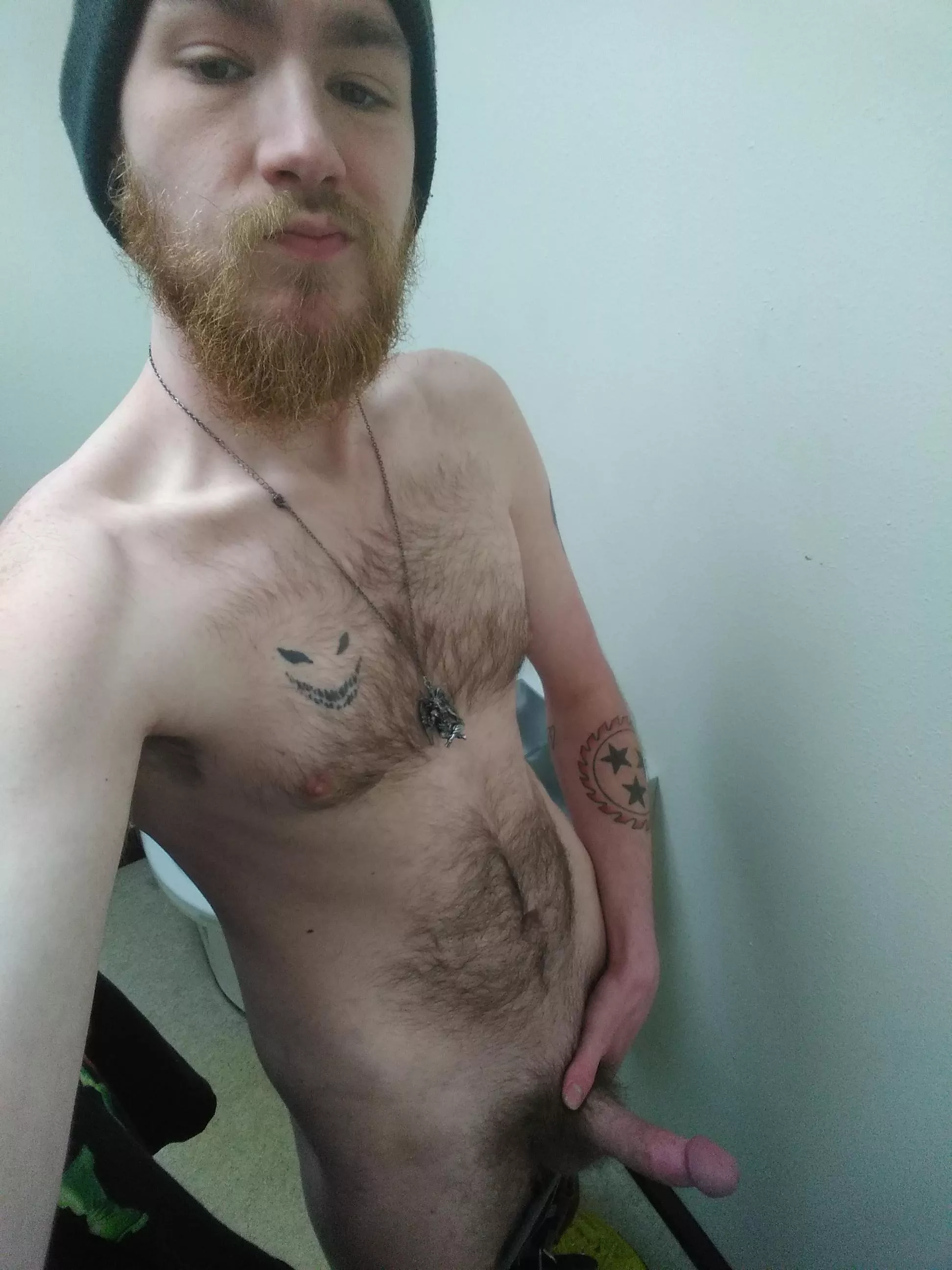 Wanna help me cum while I'm at work? posted by De_Pidah