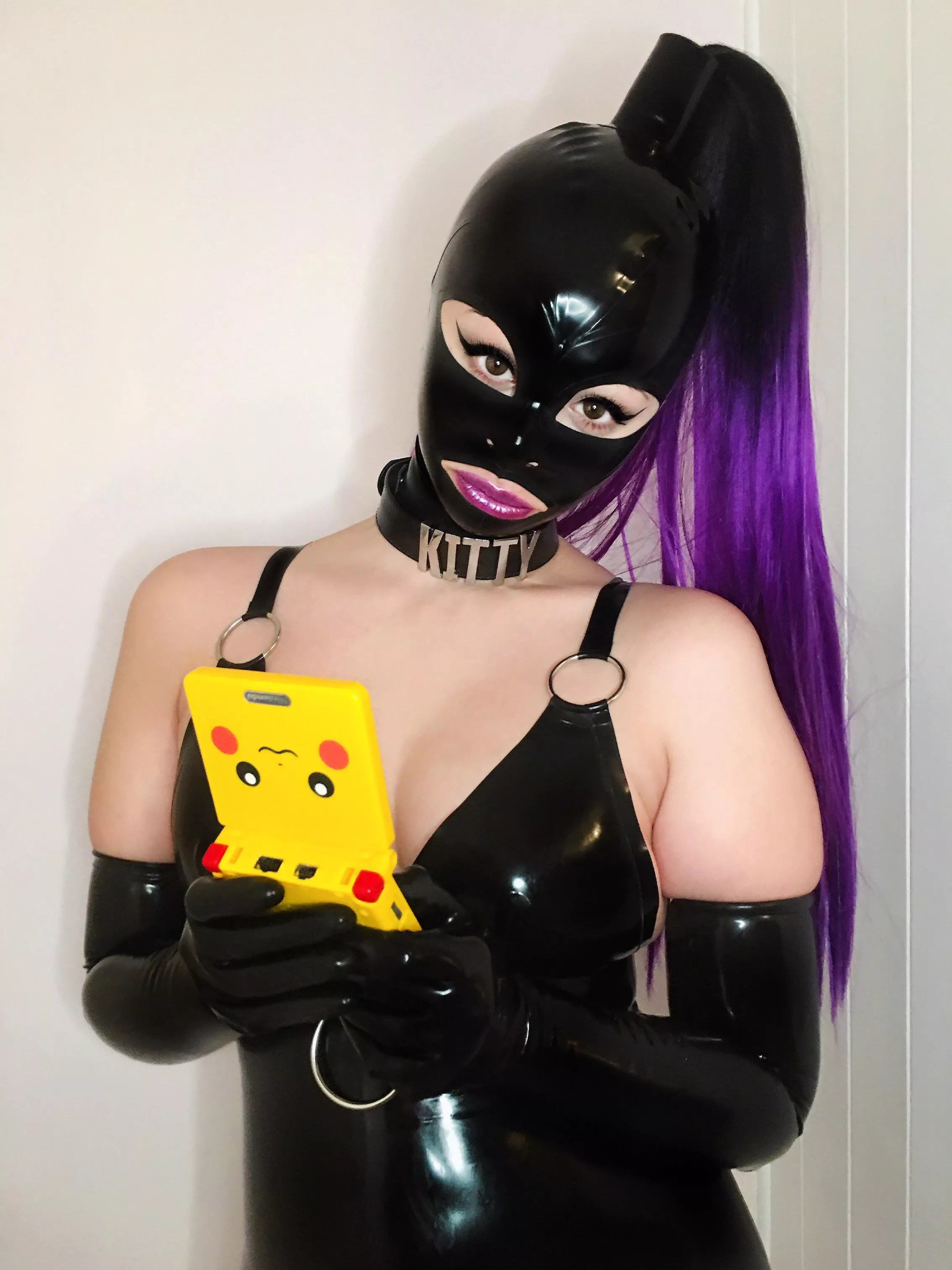 Wanna play ? posted by latex_kitty