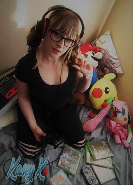 Wanna play with Kasey? 20 F gamer looking for people to play with... posted by nerdyamateurs