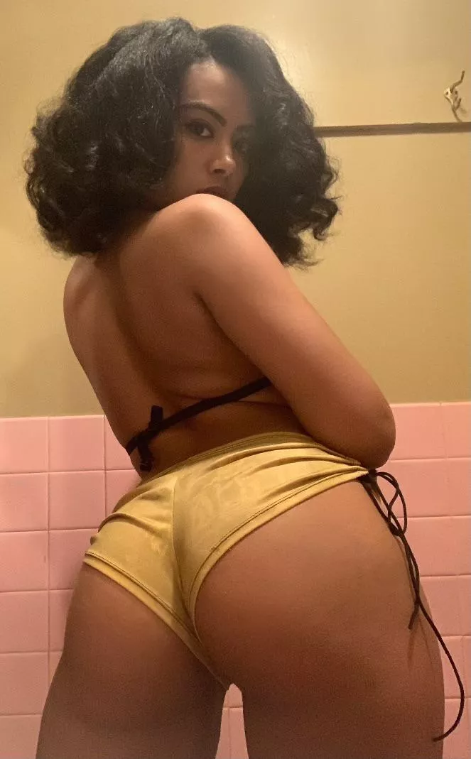 Wanna spank me? posted by LovleyLadyyy