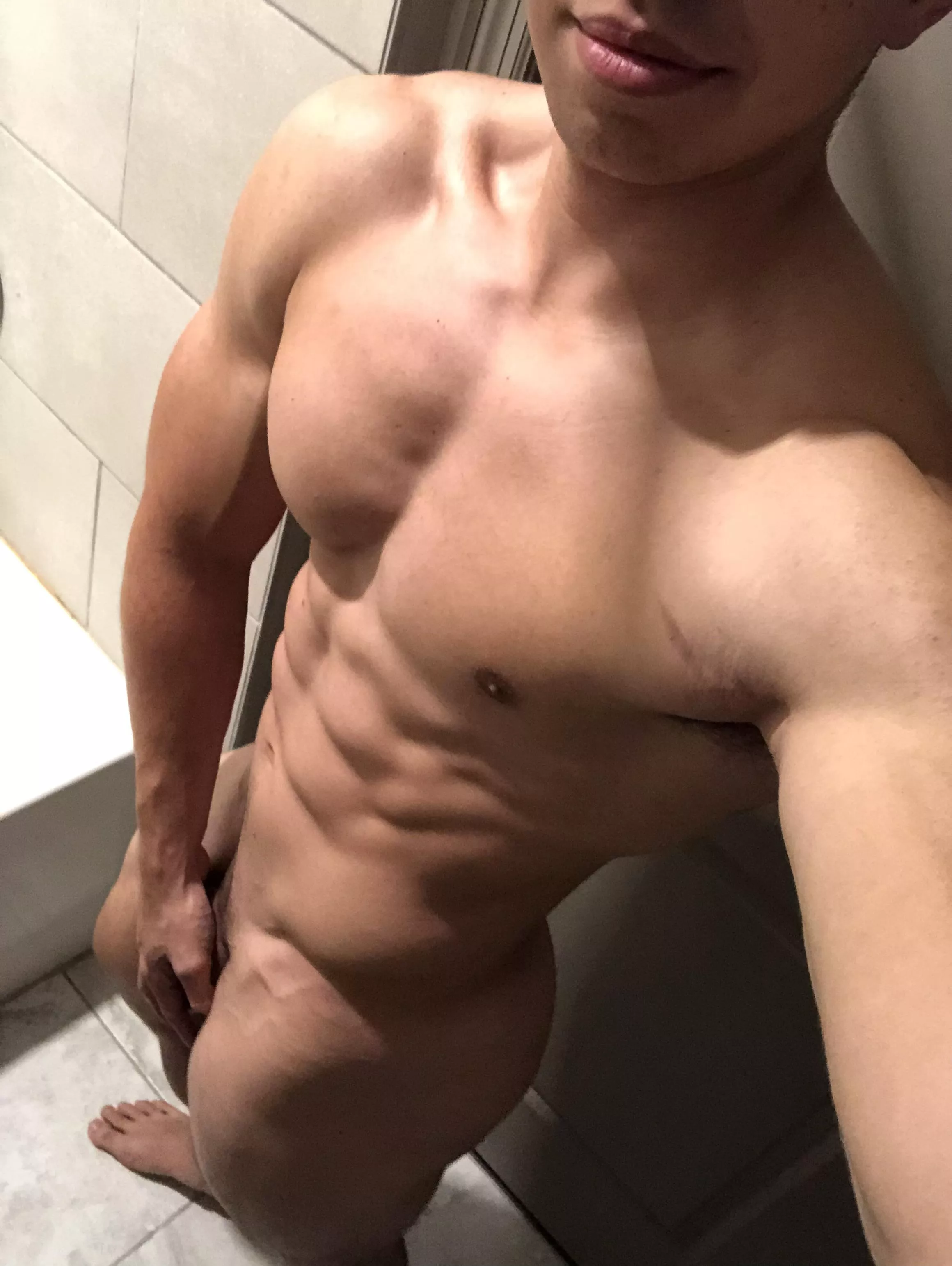 Want to workout with [m]e? posted by jjjkkkthrowaway