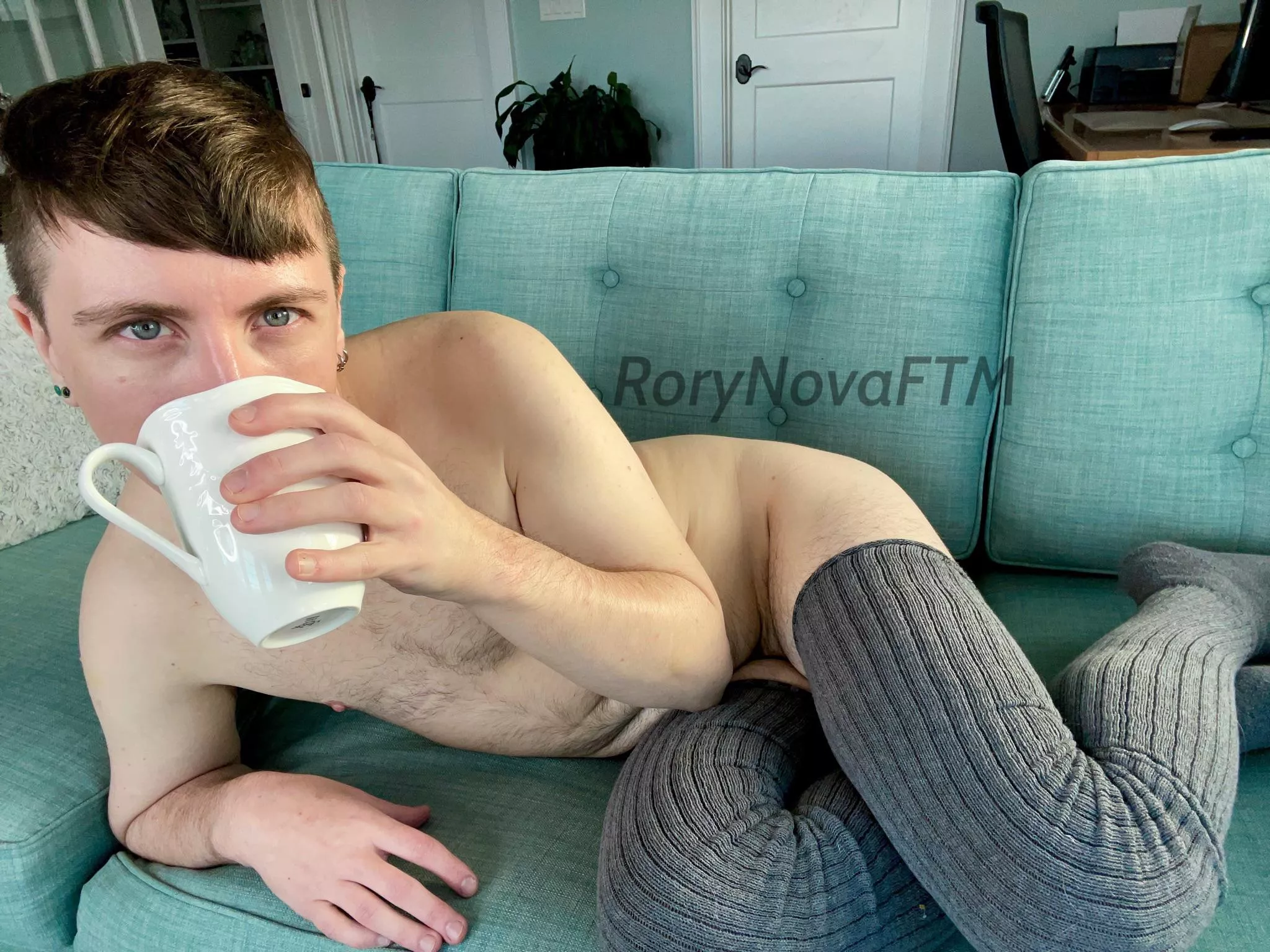 Warm socks and hot tea keep me nude all winter long 😉☕️ posted by rorynovaftm