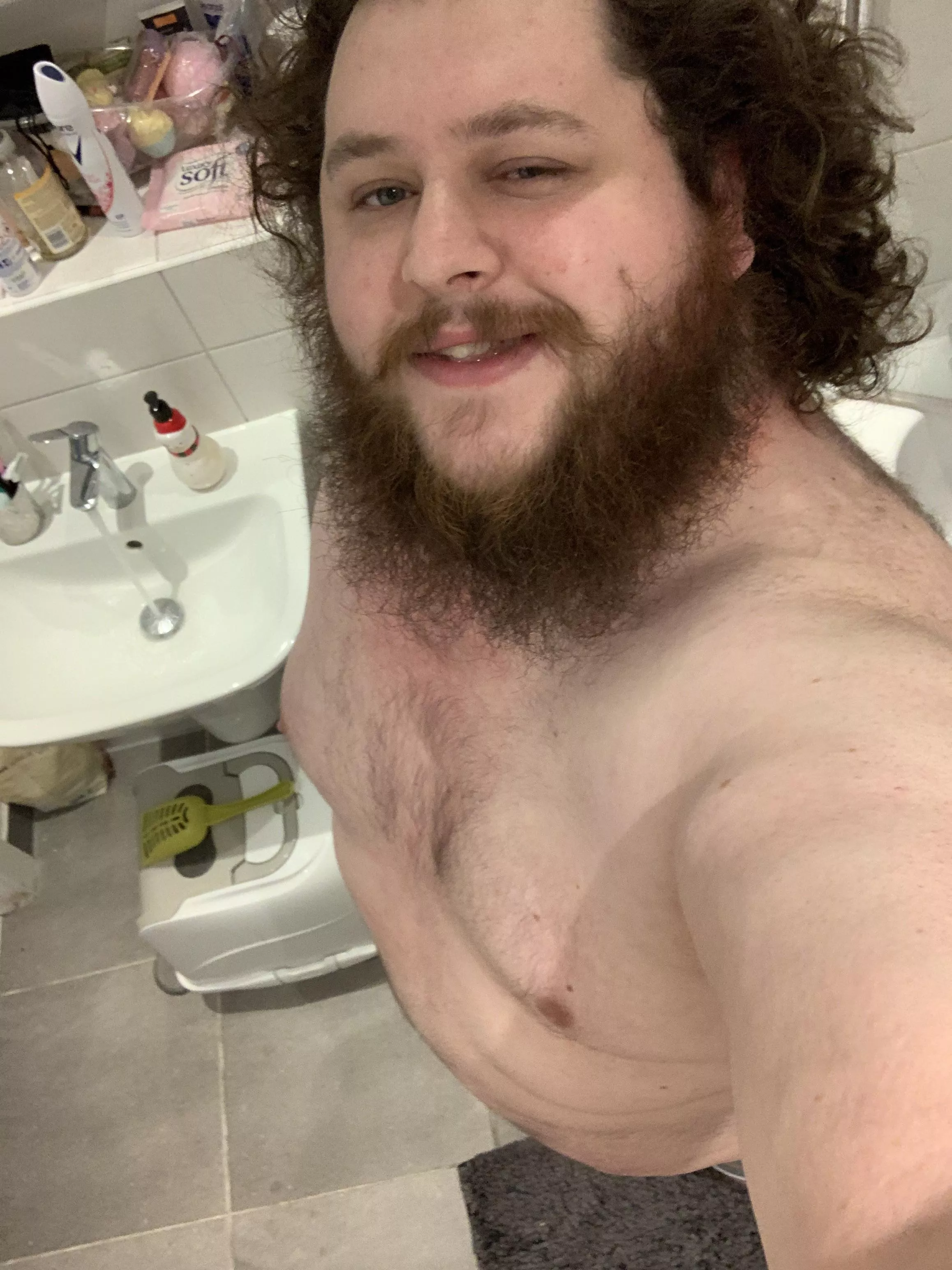 Was deffo â€œfeeling myselfâ€ a little bit before the showerâ€¦ ðŸ‘€ ðŸš¿ ðŸ§¼ posted by BigBodeSmallChode