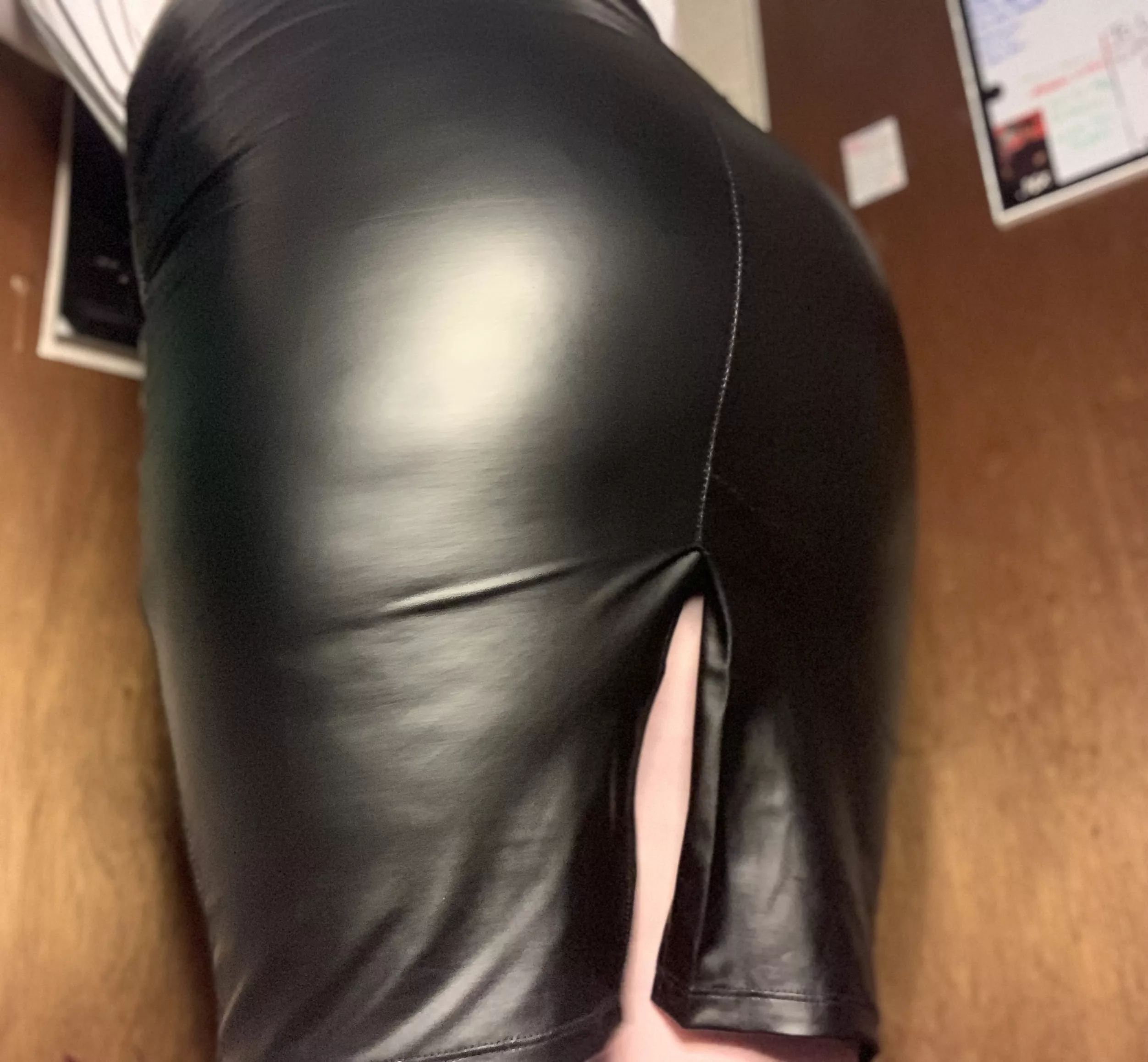 Was gifted this lovely leather pencil skirt! I'm obsessed posted by misslofn