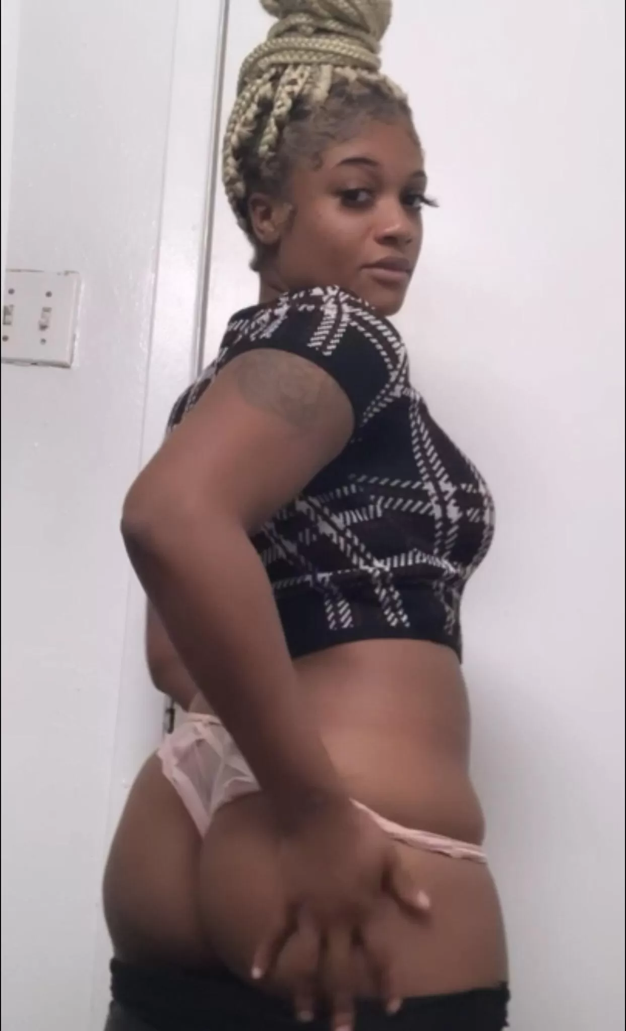 Was making me and my kids breakfast this morning and couldn’t stop twerking my n***** ass 😩 so I decided to show my superiors my fat worthless butt KIK// FineAssSub posted by FineGhettoSub