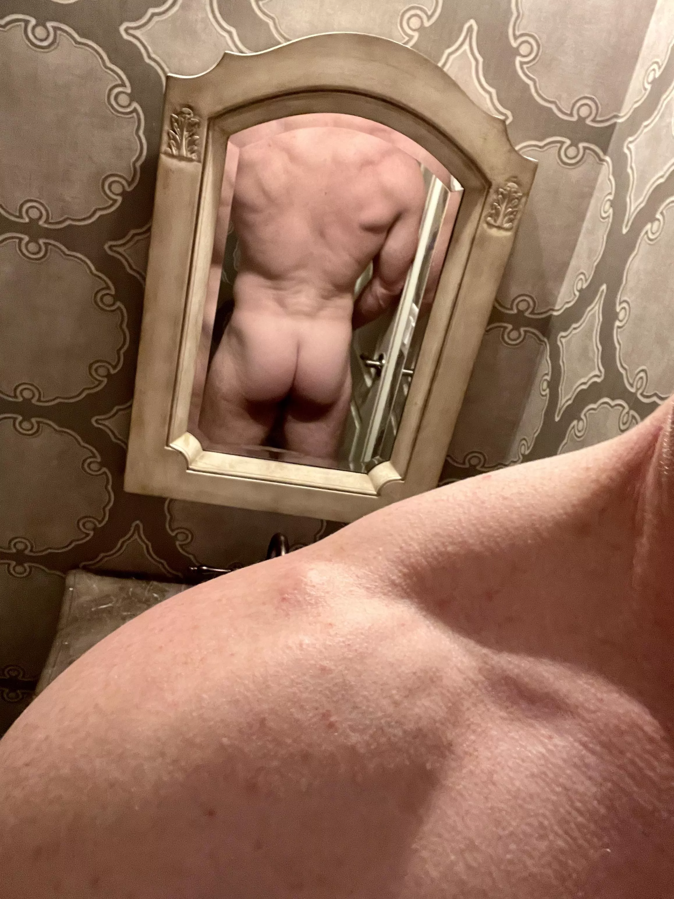 Was told by another Redditor that my ass was fra(m)ed like a work of art posted by buffginger