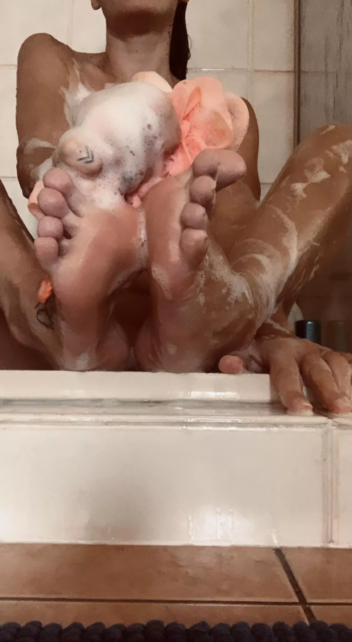 Wash them for me 👣💦 posted by Indyca10