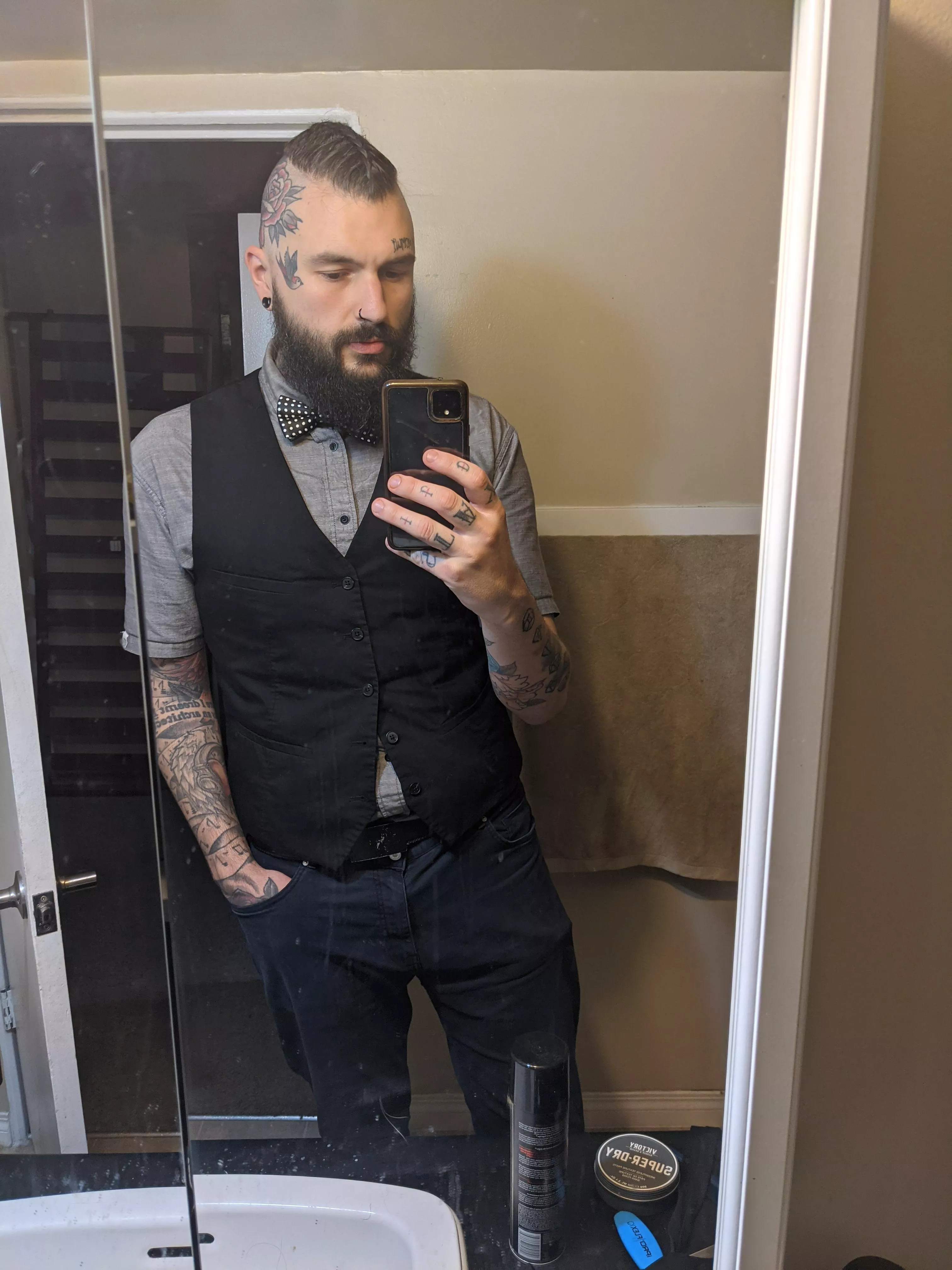 Went dateless to a wedding, still love dressing up though. posted by CodyWaits