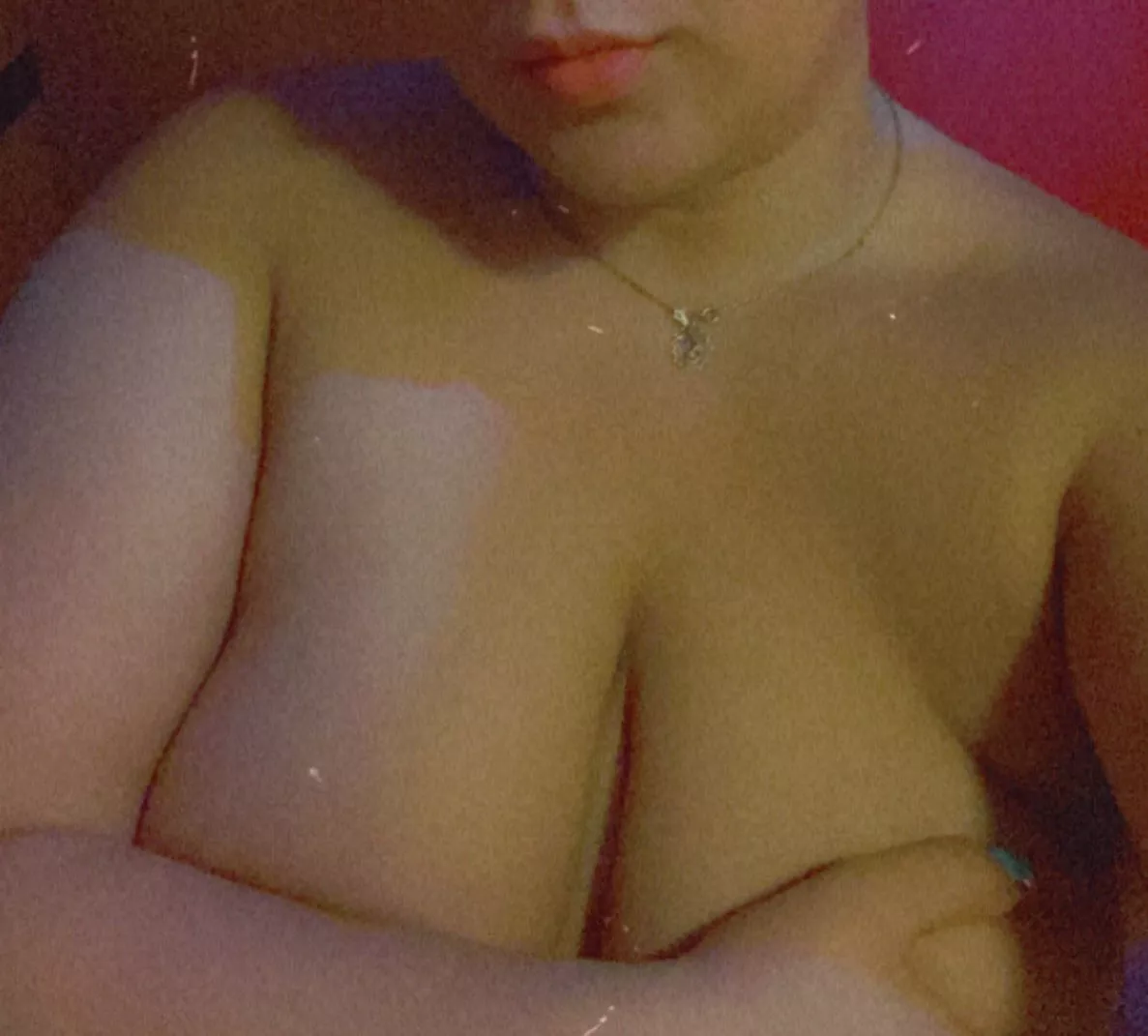 Went tanning so I took a pic￼ if you simps looked at my tits more than 3 seconds you need to send to me now ￼￼￼ posted by princessx_isla