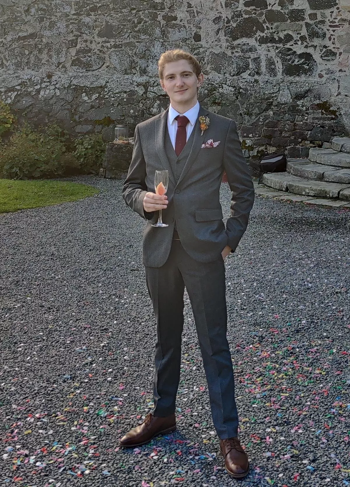 Went to a wedding at a castle yesterday and felt awfully dapper. posted by Atomlad360