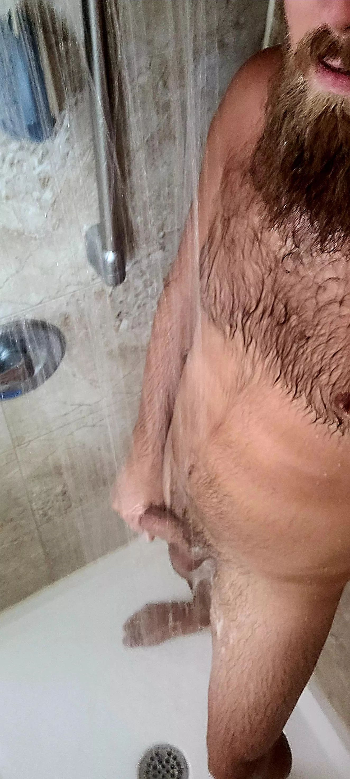 Wet beard and wet boner, anyone wanna join me in the shower ! [M28] posted by Logan_Luke_OF