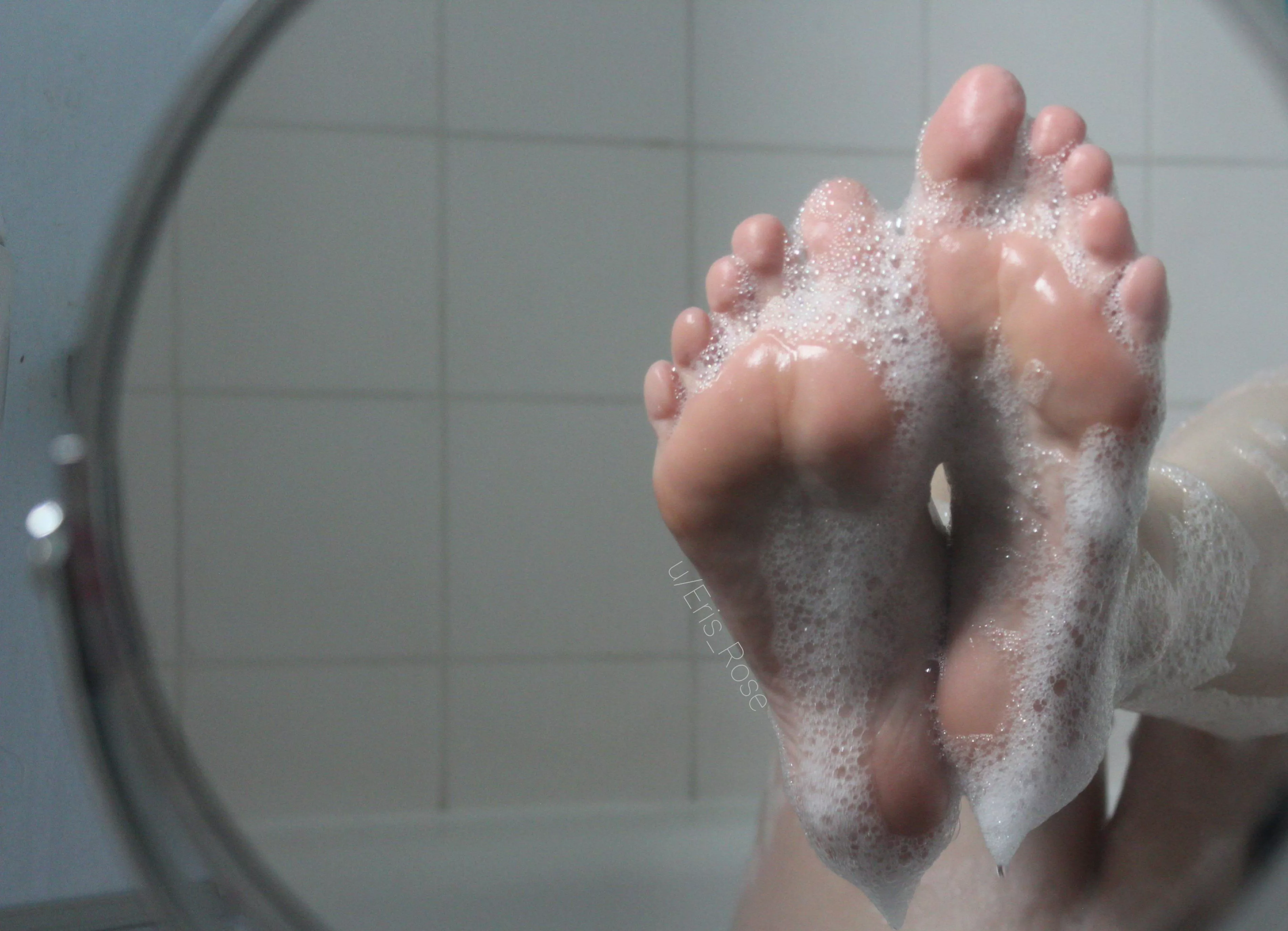 Wet bubbly soles 🥺 posted by Eris_Rose