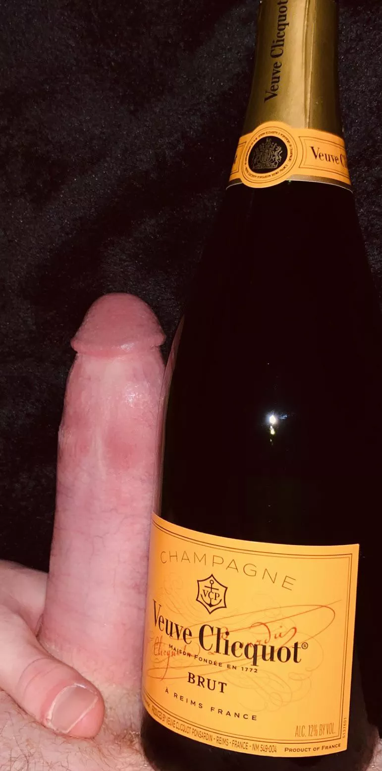 We’ve seen water bottle comparisons, I raise you a full size champagne bottle. (M20) posted by funnnburnerrr