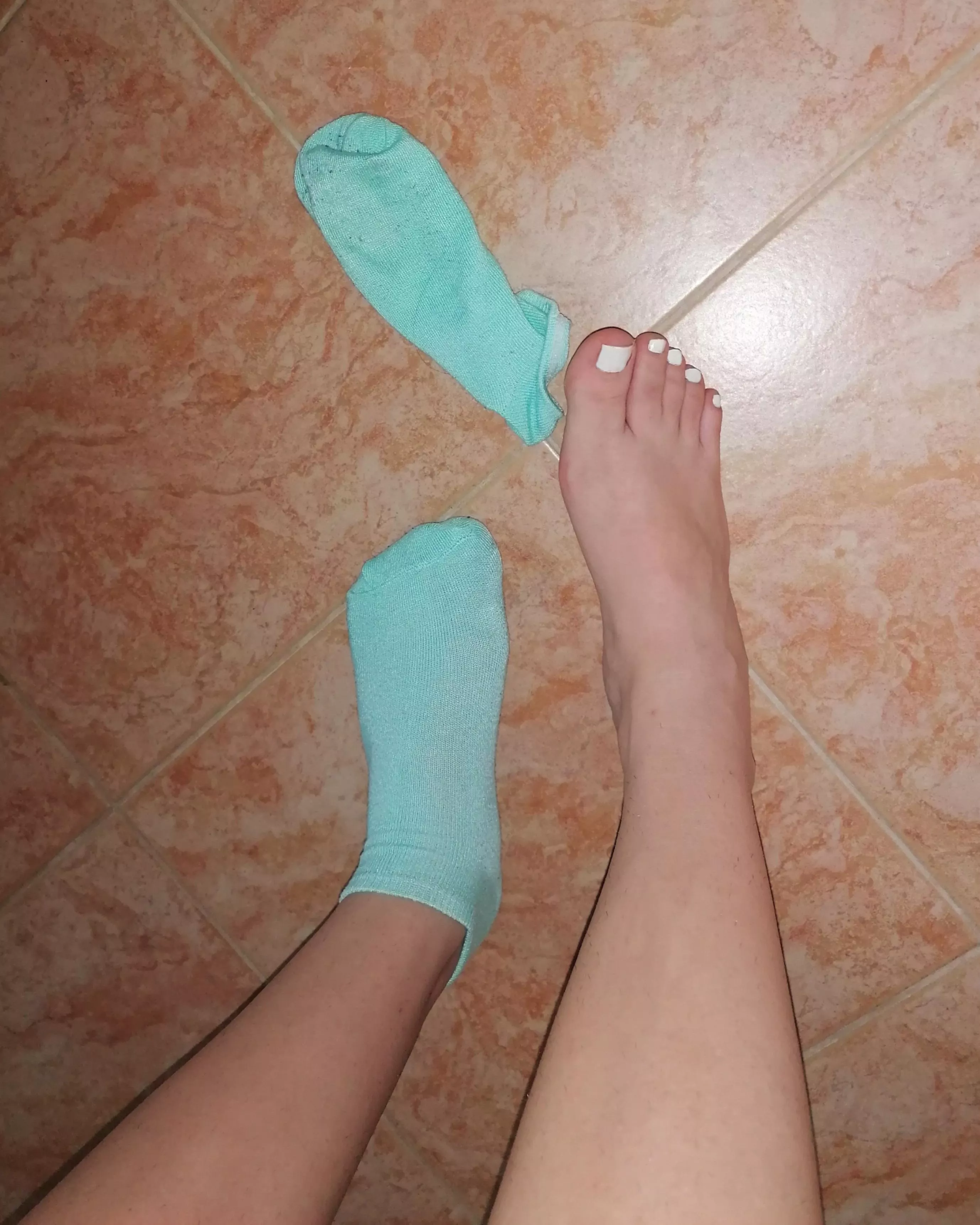 What are you waiting for? Take off my other sock and let's move on to the show...🥵 posted by giuliainitaly