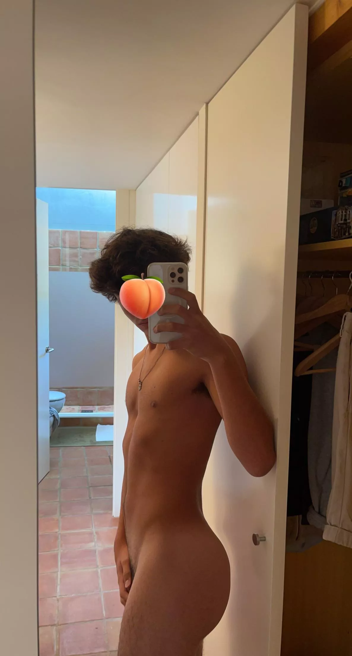 what do you guys think🍑🍑 posted by leogarcia_