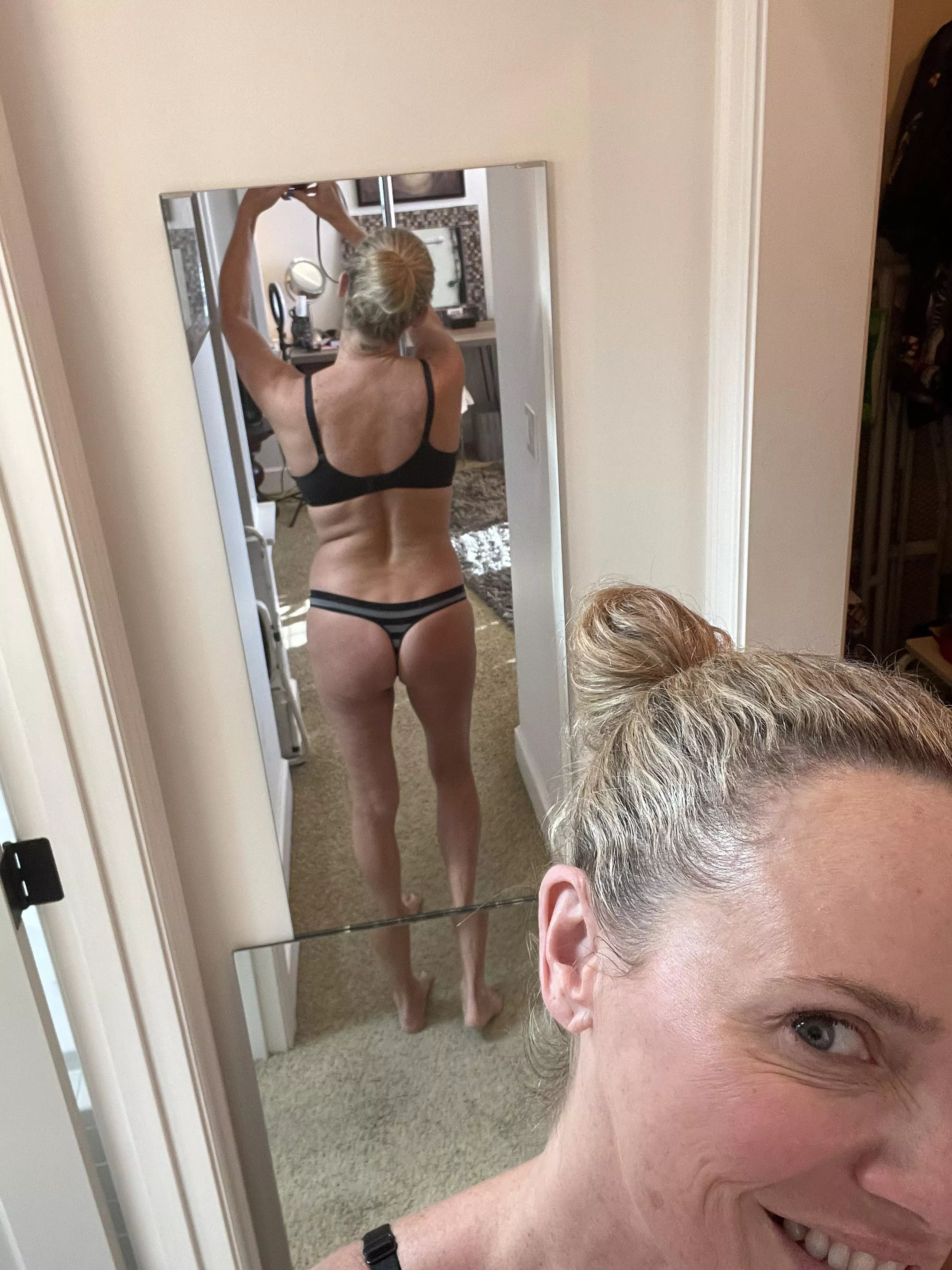 What do you think about a smaller backside MILF? [F51] posted by Momcano_Nana_1970