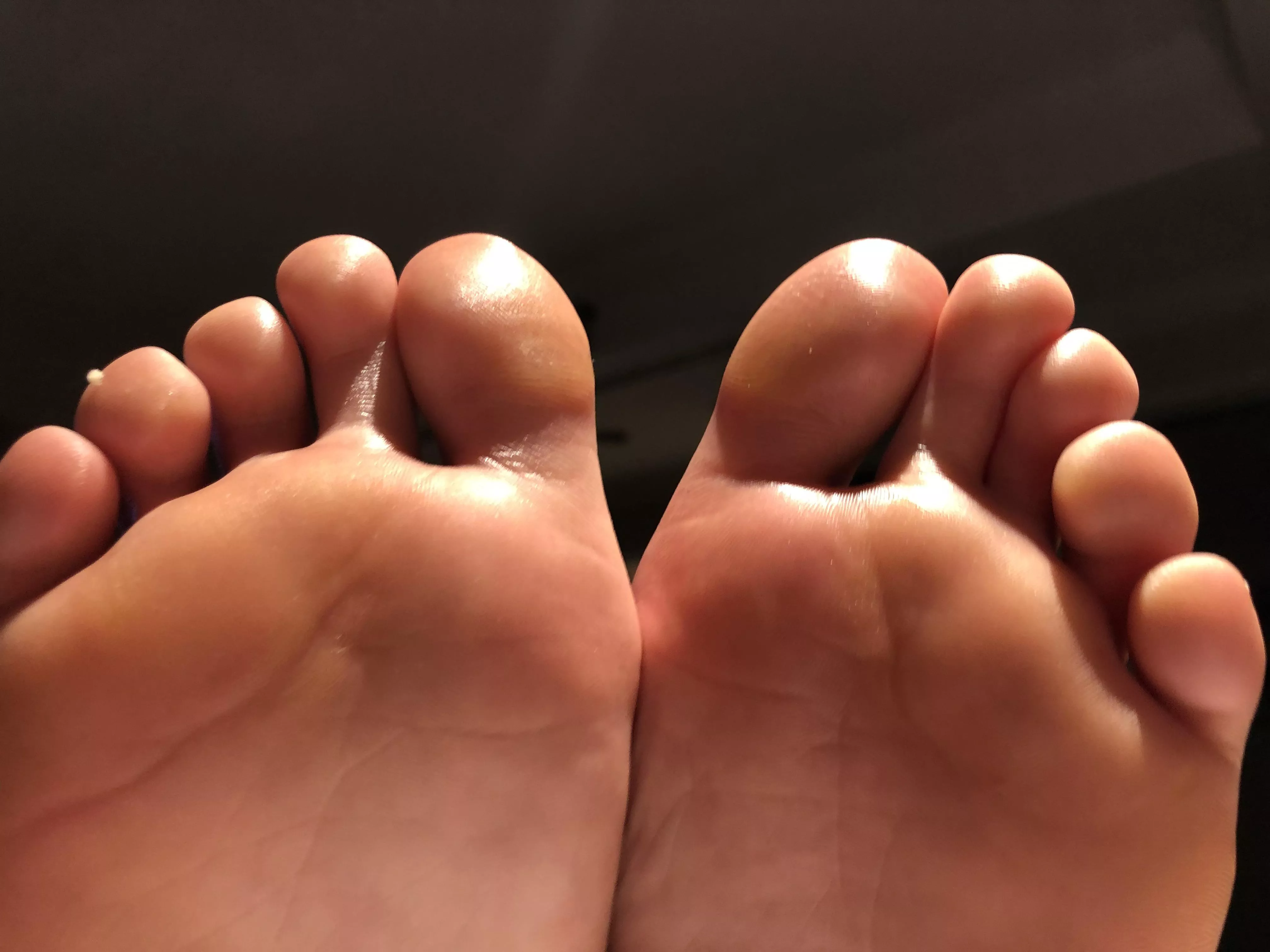 What do you think of my 24yo size 6 gf feet posted by Middle_Peanut_4833