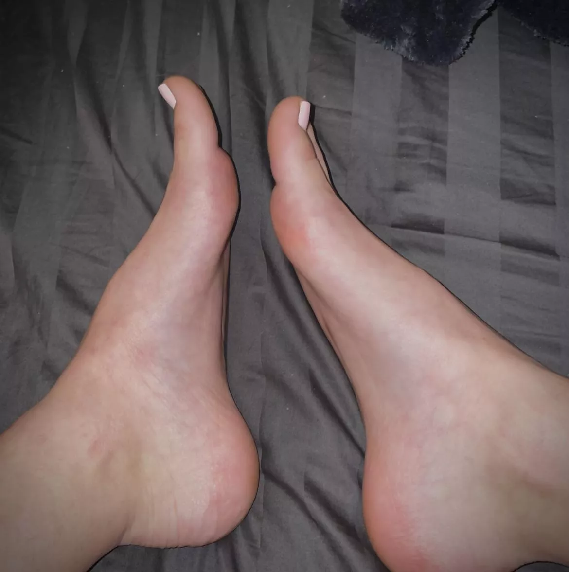 what do you think of my arches?🥰 posted by petitefeet64