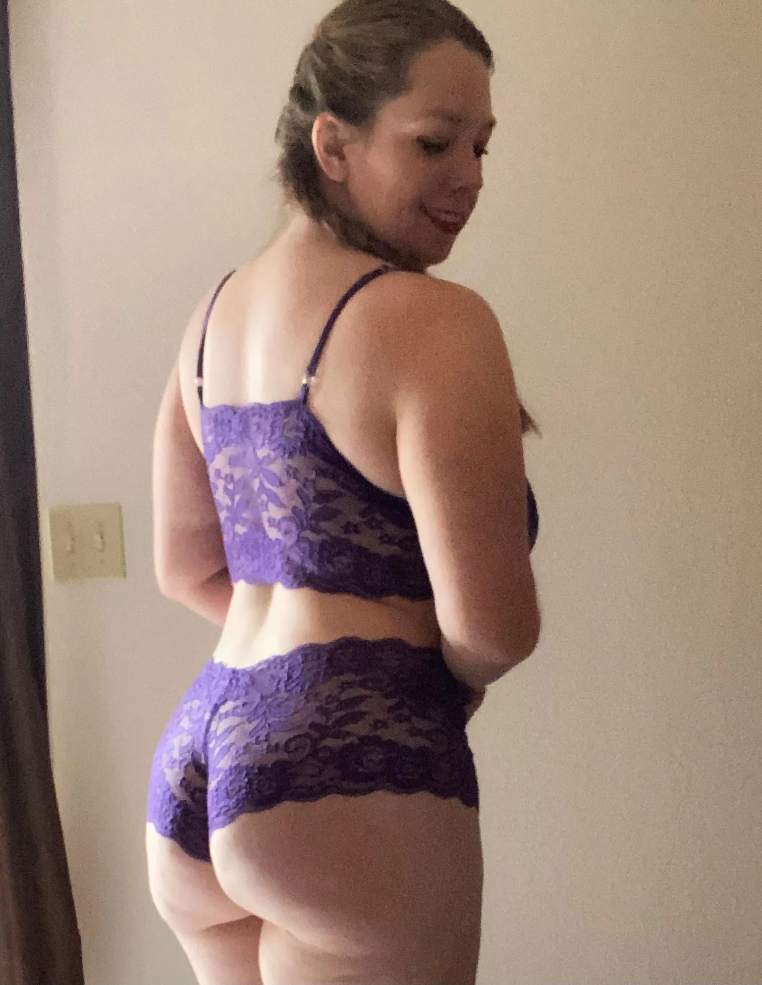 What do you think of my curves in purple lace? posted by Foxxthemisses