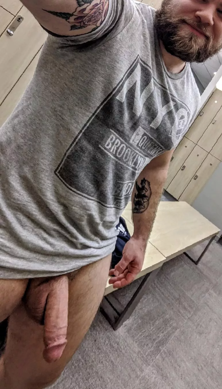 What if I made you suck my sweaty gym cock? posted by ticklemetesticless