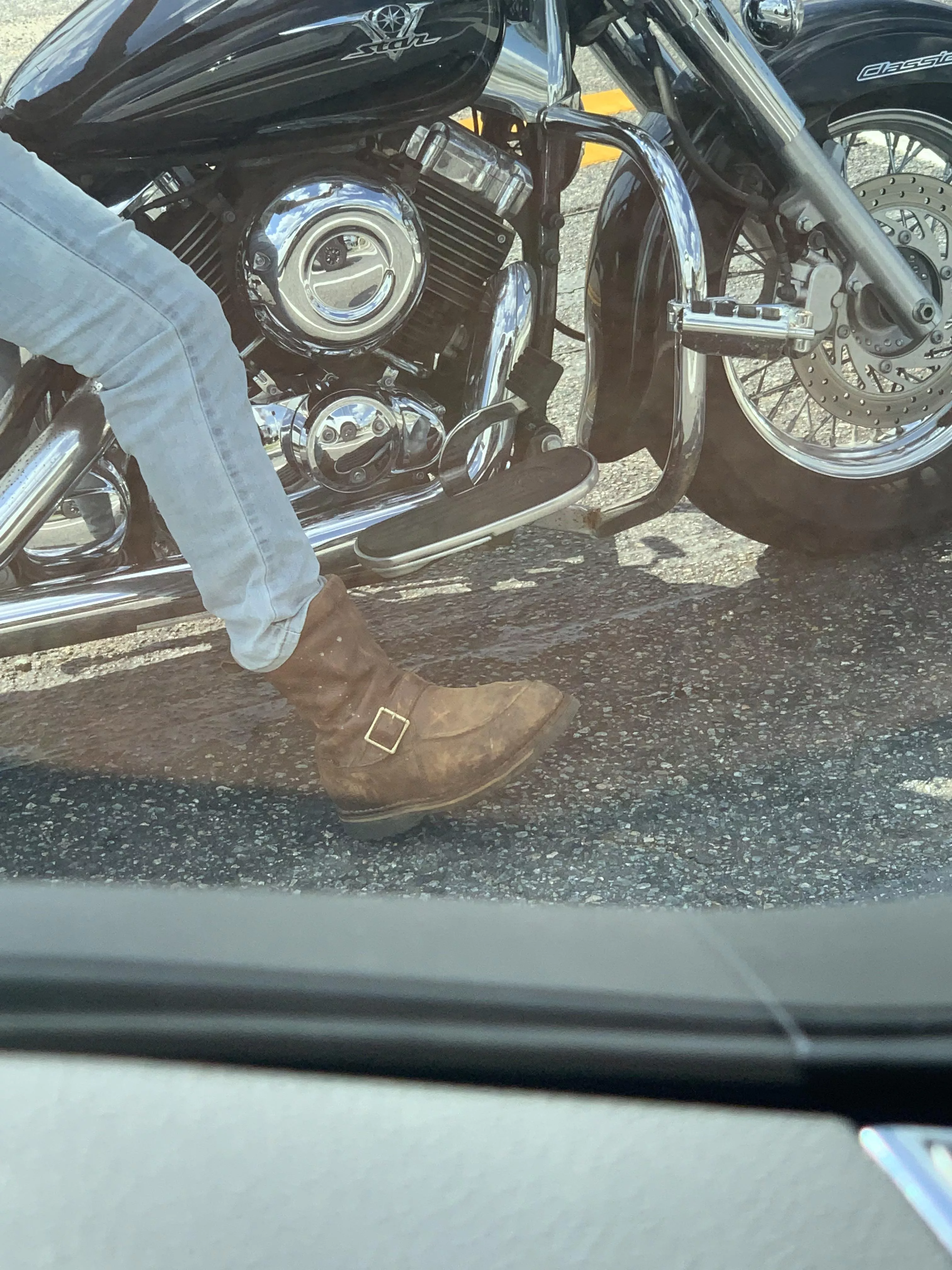 What kind of boots are these? posted by arnniiee