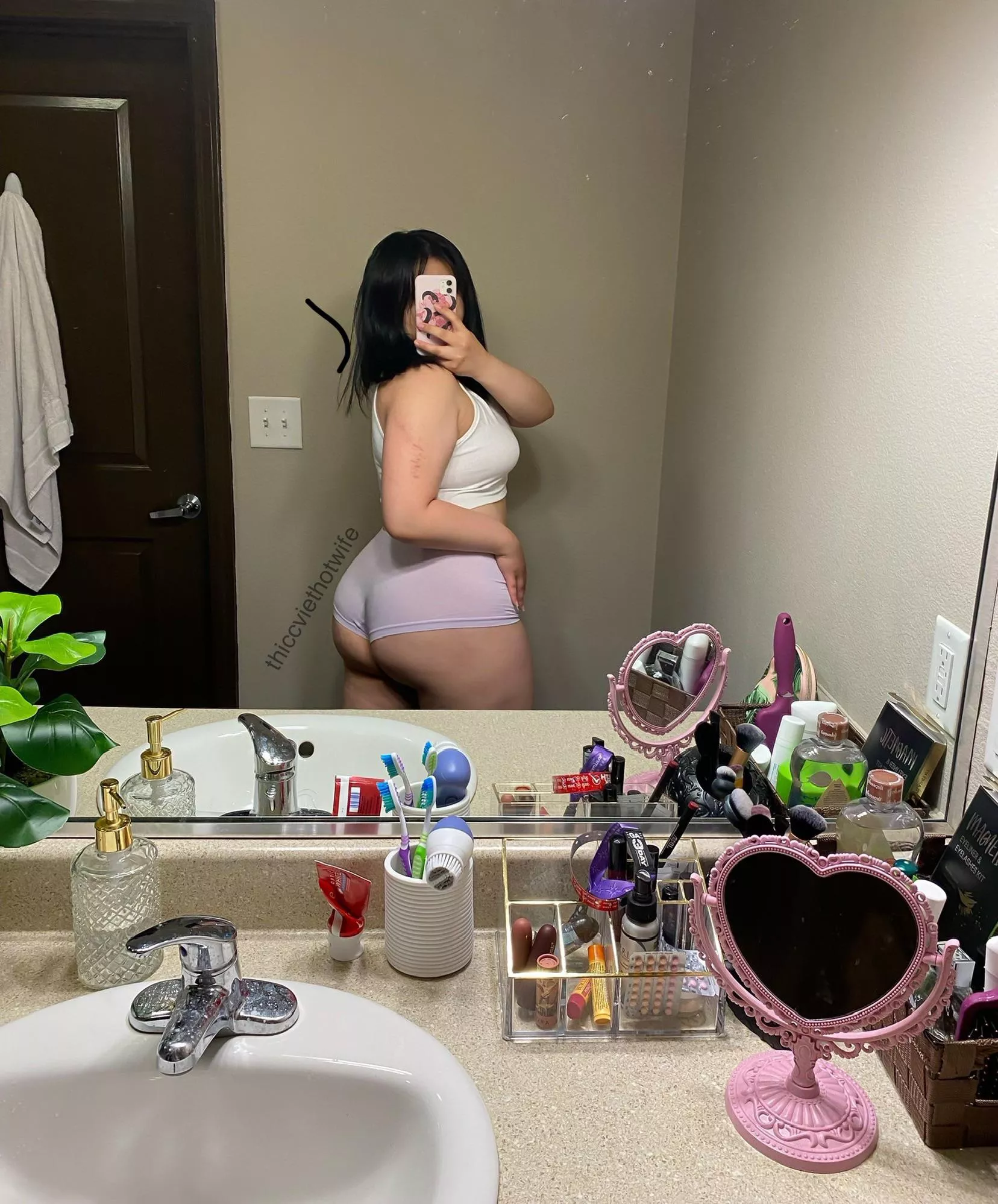 What time is it? posted by thiccviethotwife