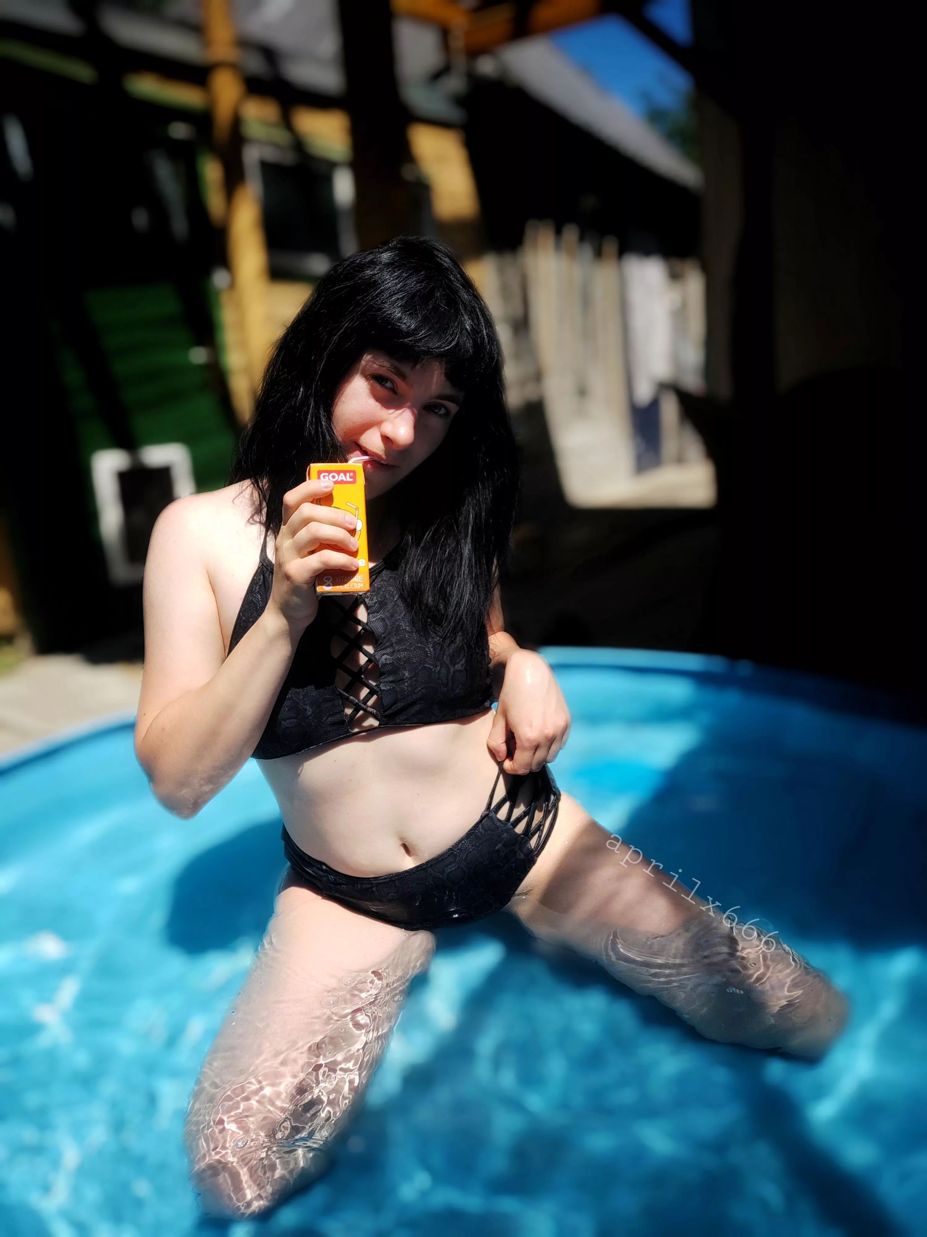 What would you bring to my pool party? posted by aprilx666