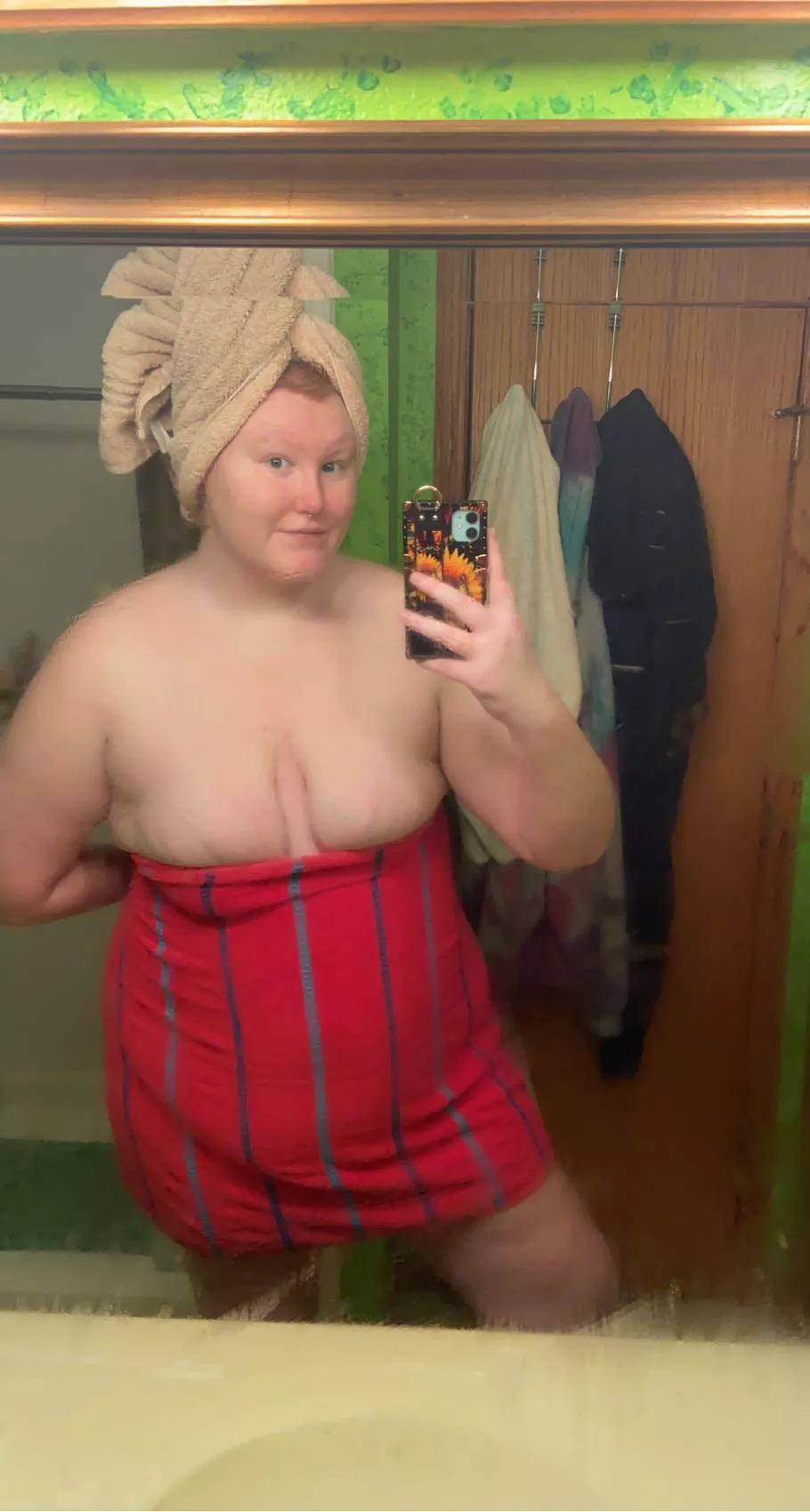 What would you do if you caught me getting out of the shower like this?? posted by mahonrac000