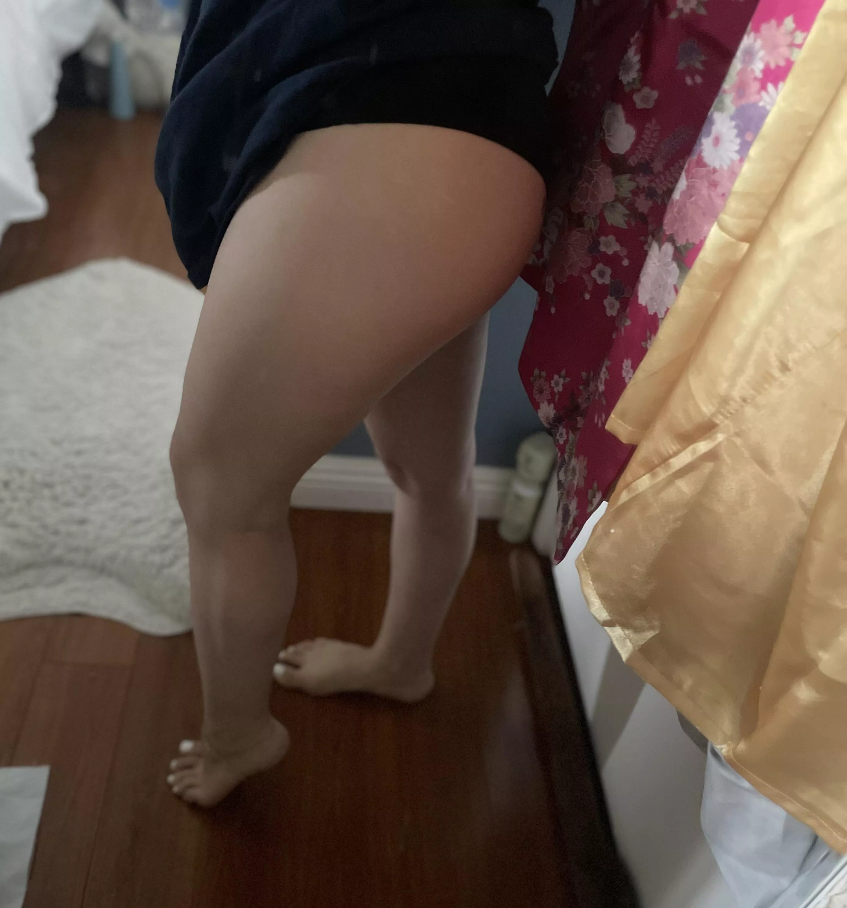 What's better than just legs? Legs, feet, and ass. posted by silkysoleprincess