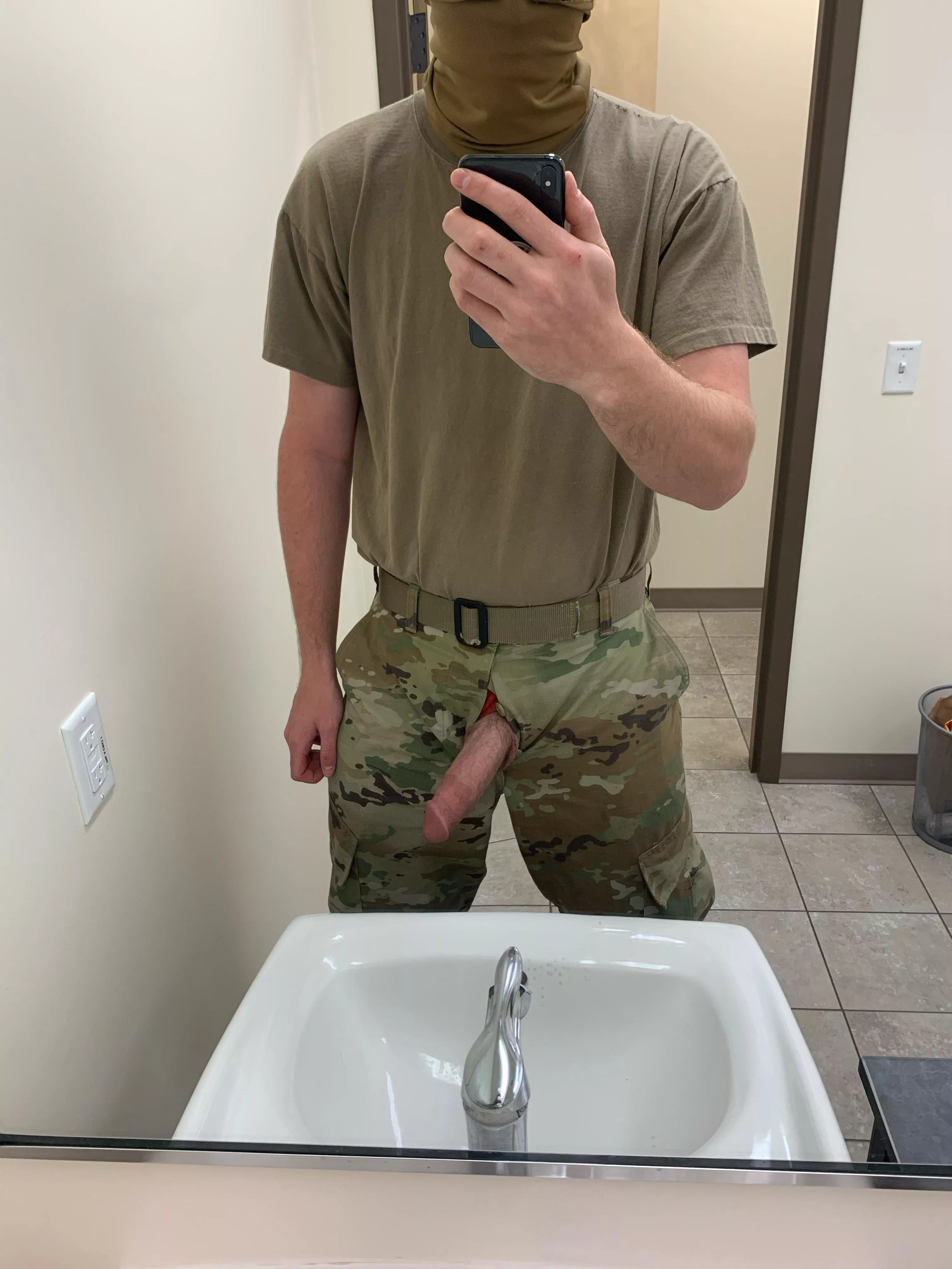 What’s the best way that an airman can serve his country? 😉 posted by 6foot6inchAF