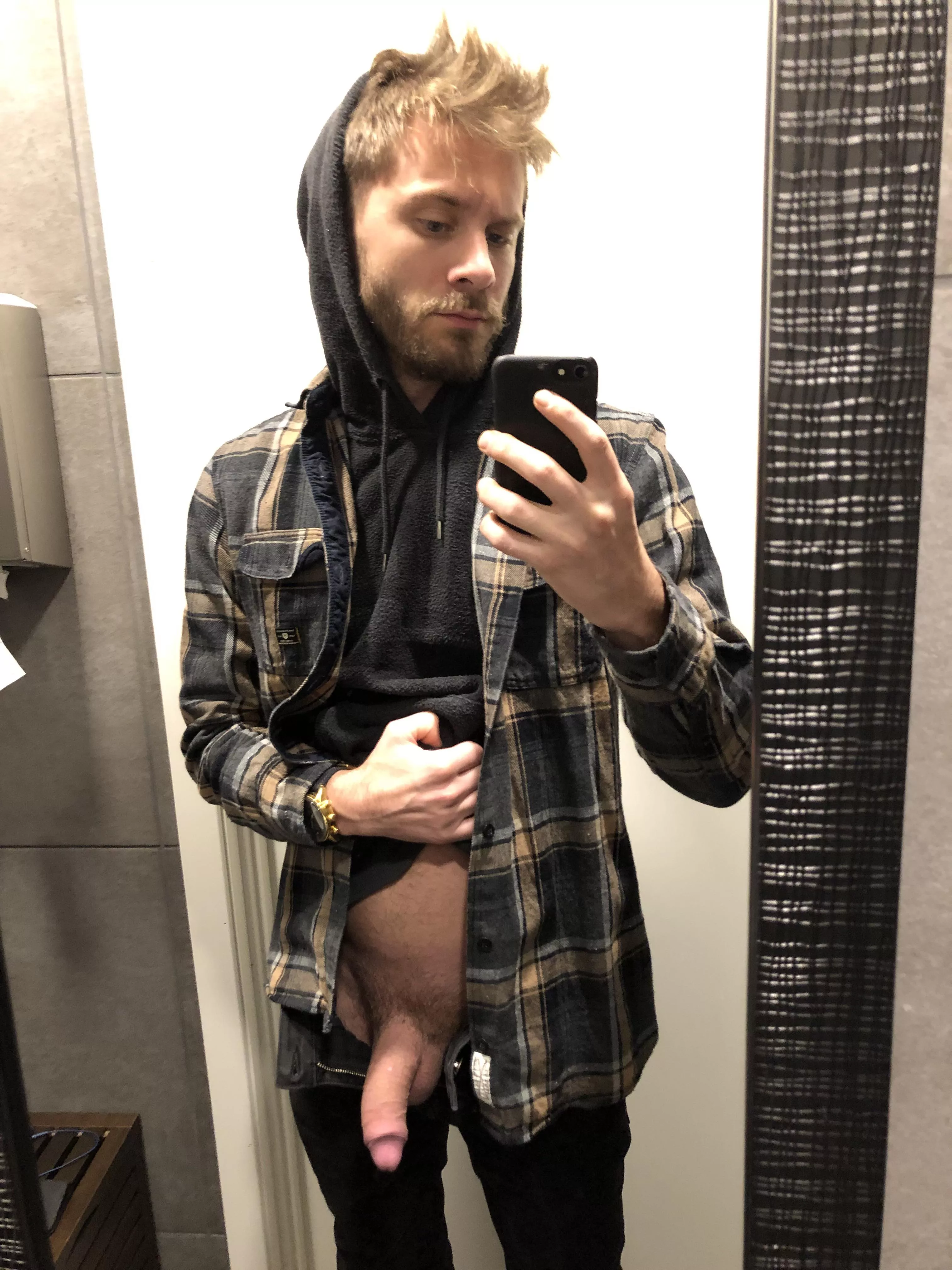 What’s under my bulge at work everyday. posted by DickHarpoon