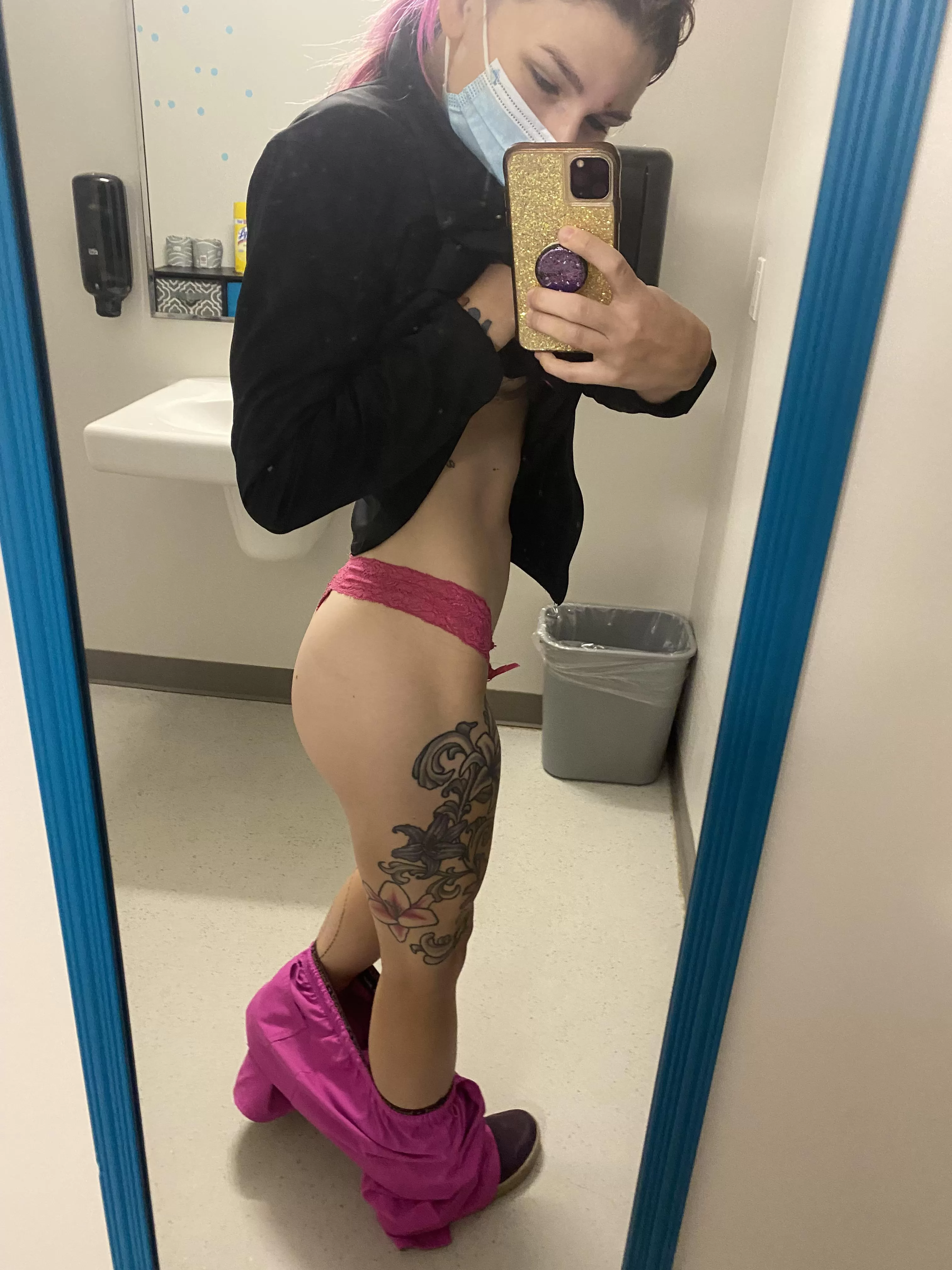 When daddy asks for ass pictures, you take ass pictures, even in the middle of a 12 hour shift😉 posted by candiekins303