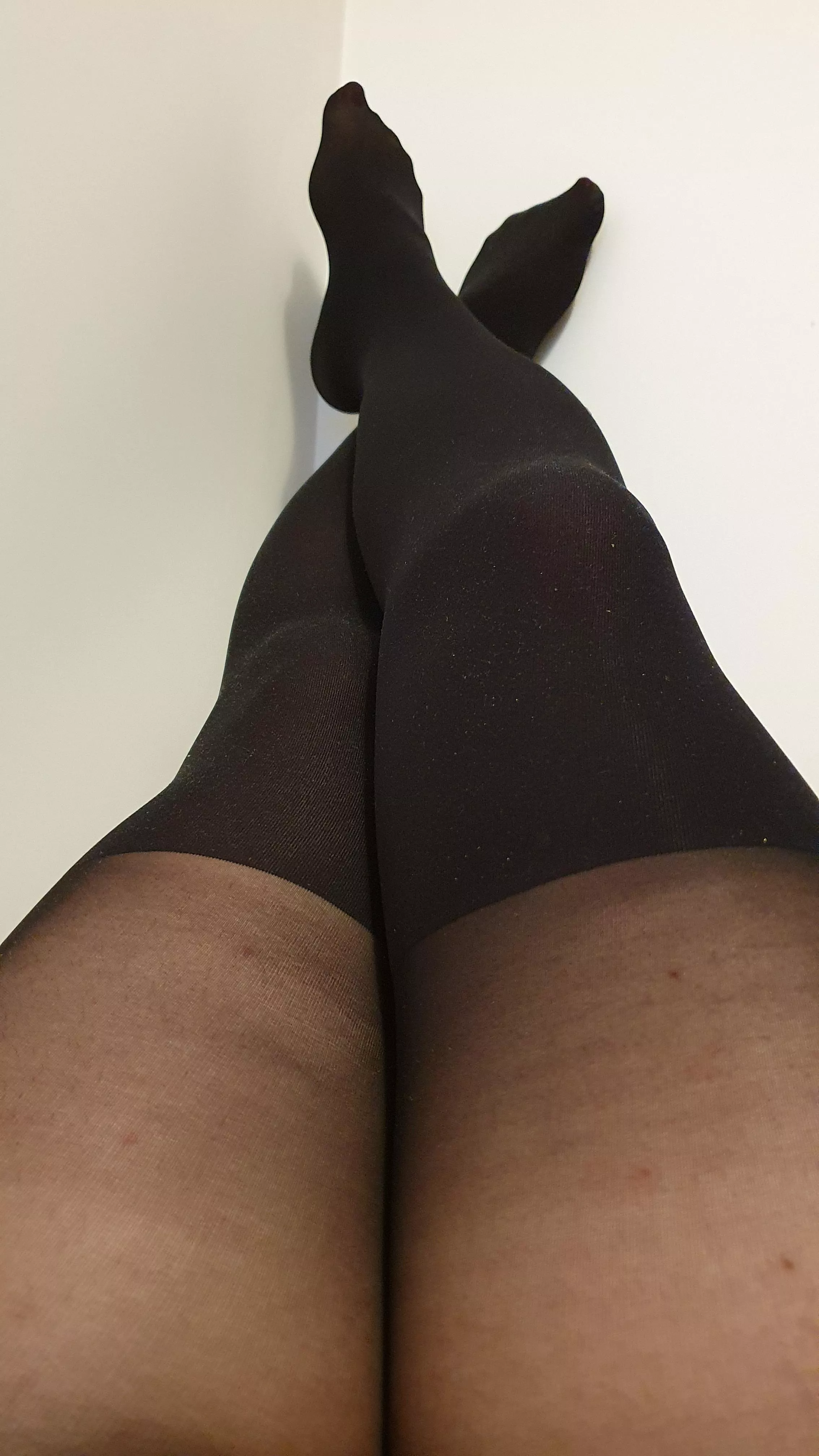 When I can't choose between tights and stockings... Which one do you prefer ? posted by Jade__-