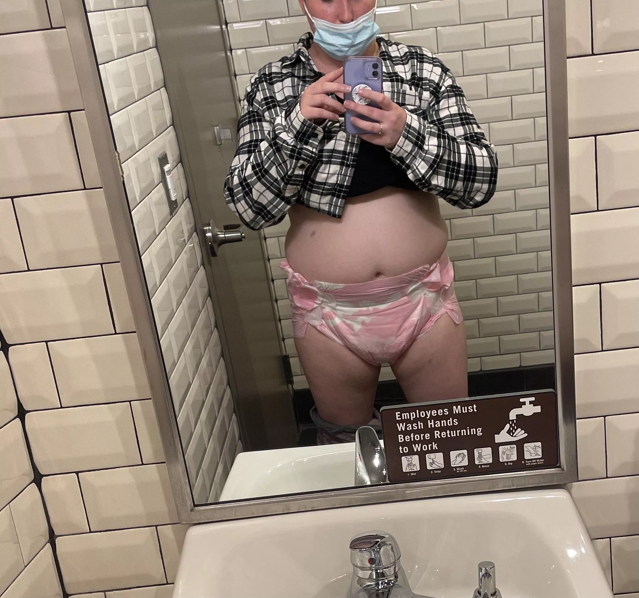 When you have to check your diaper at Starbucks 😳 (also though I am extremely busy right now so I appreciate patience if I don't post as much or respond to messages right away ❤️❤️) posted by vr287950