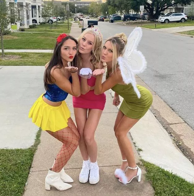 Which of these [3] you giving a big treat to? posted by sistersrbffs