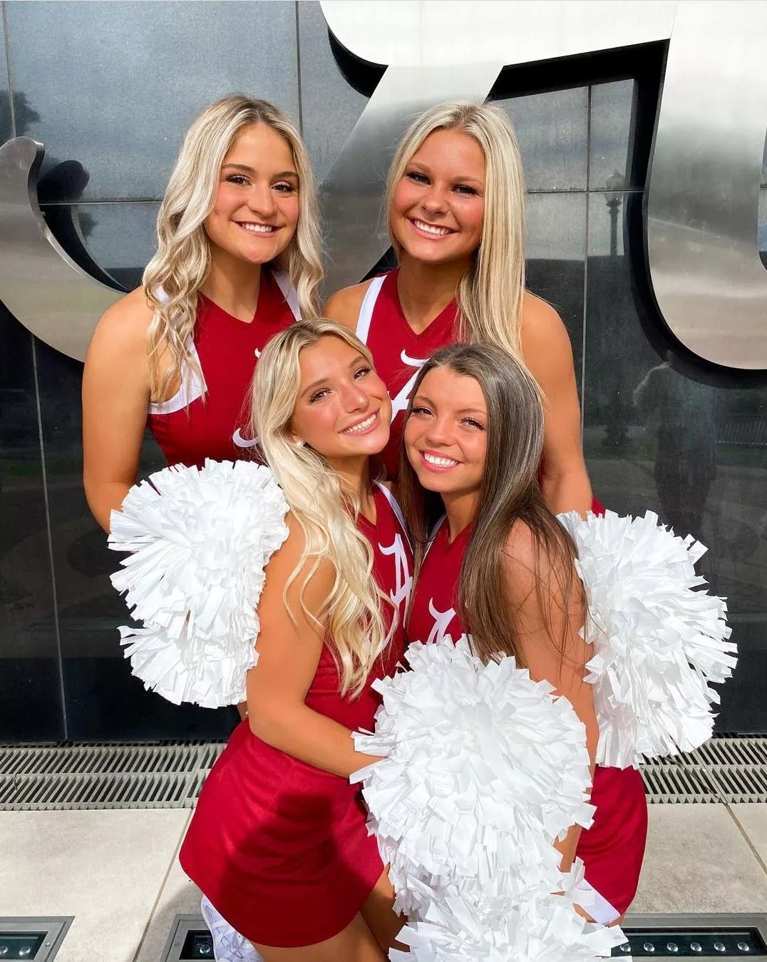 Which of these Bama Cheer cuties would you choose??? posted by Iw2kgtnrbw