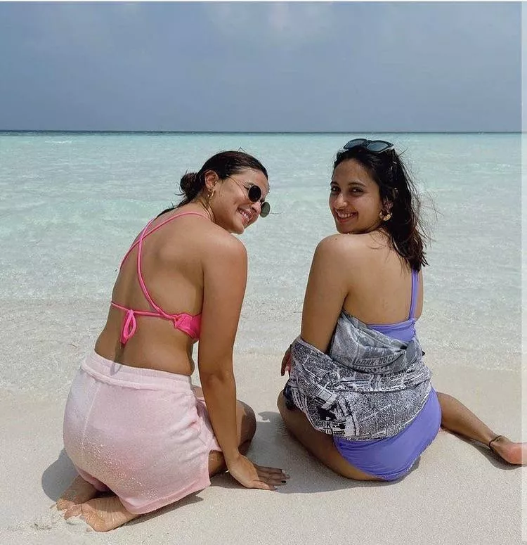 Which of these beach babes would you pick and what would you do? posted by sameer1618