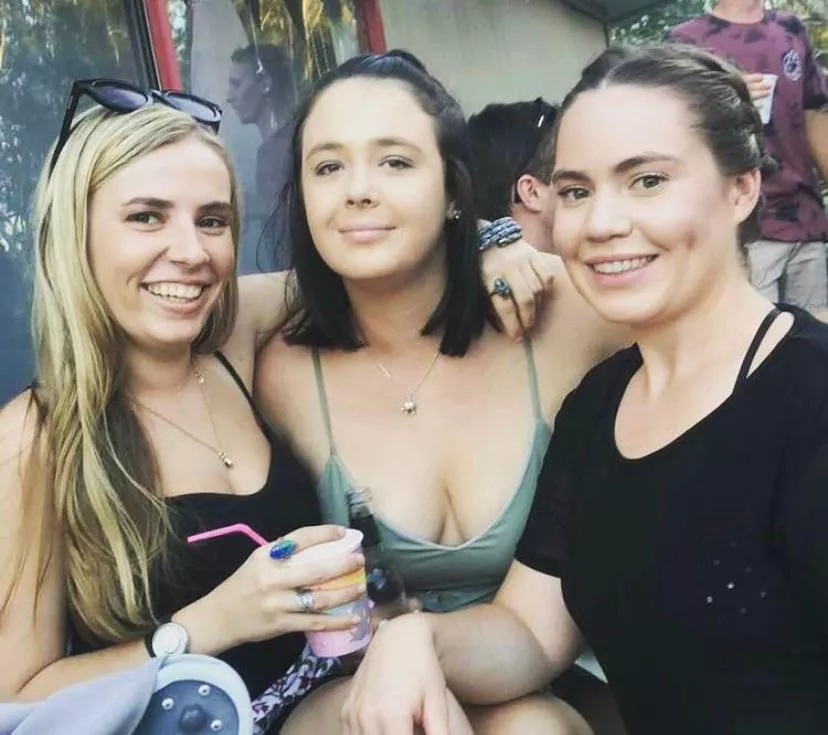 Which one are you face fucking? Left- Mandy, Middle - Ashley or Right - Grace posted by greentown4378