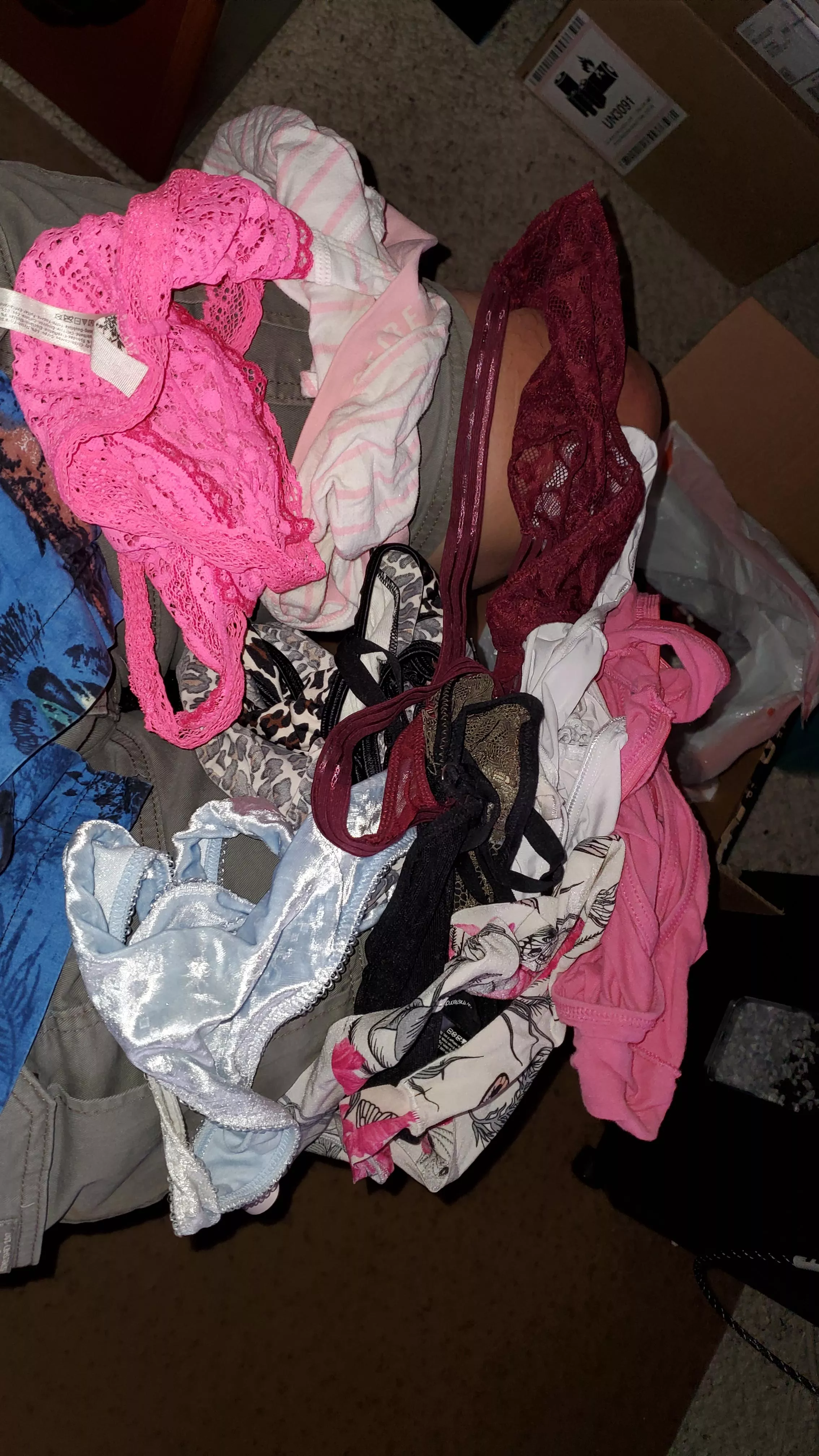 Which panties to put on🤷‍♀️ posted by panty_sissy_sub