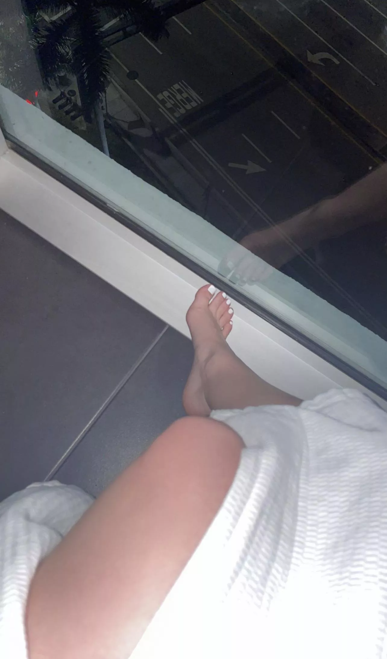 White toes good pussy 🤍 posted by realprettyangel