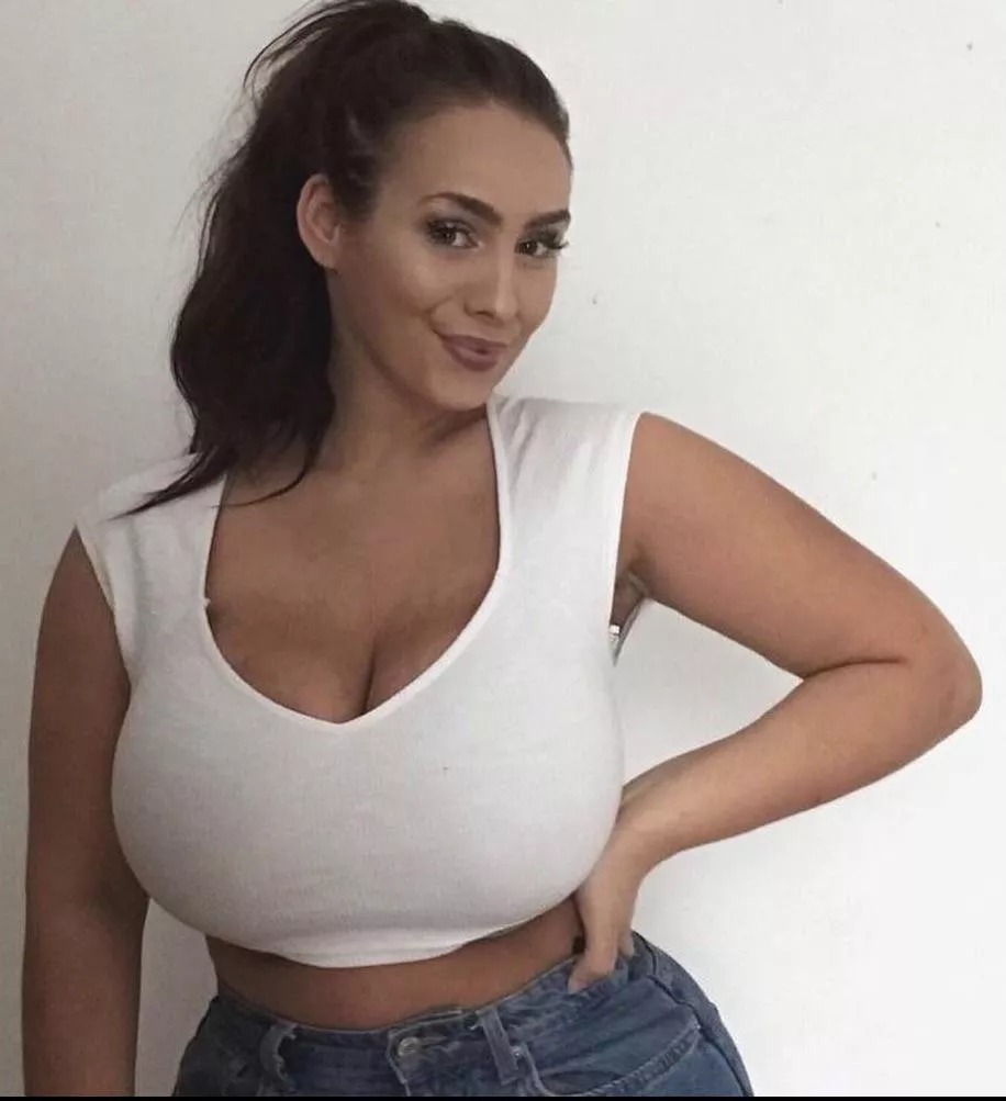 White top posted by therollerinthewest