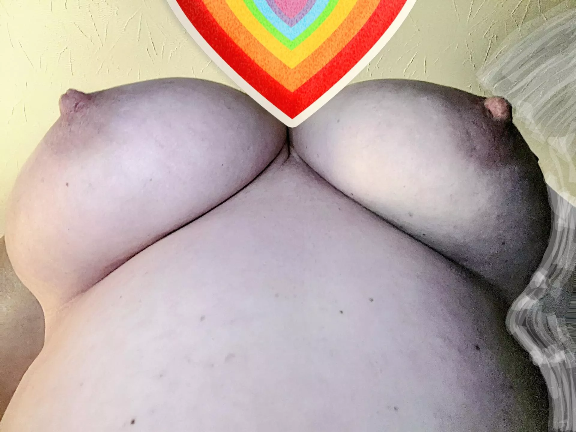 Who can make their way to my heart? (F42) posted by AmberlyDawn