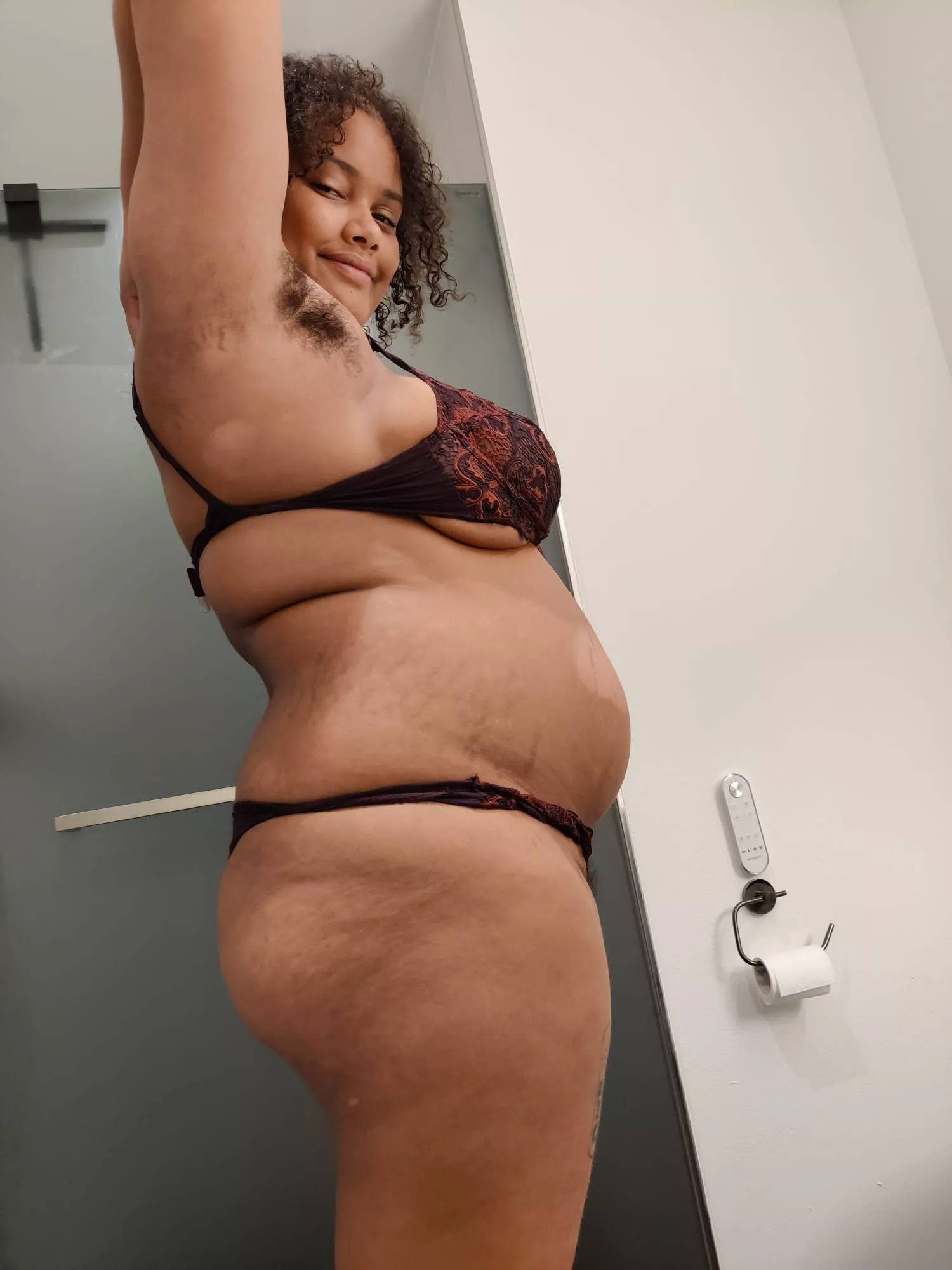 Who doesnt want a lovely bushâœ¨ posted by curvypotchi