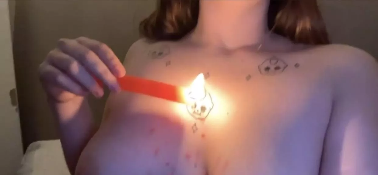 who else enjoys waxplay 😍 posted by aangelbxbyy