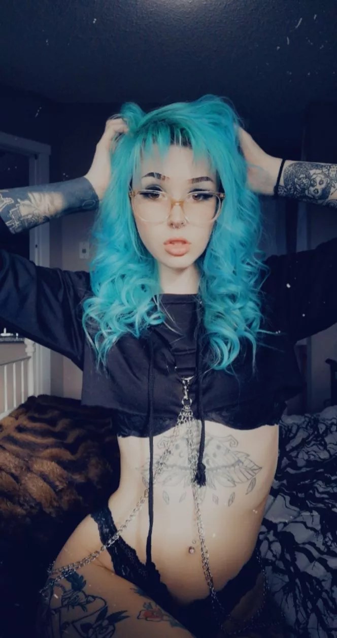 Who else loves blue haired girls?😉 posted by punkassholyroller