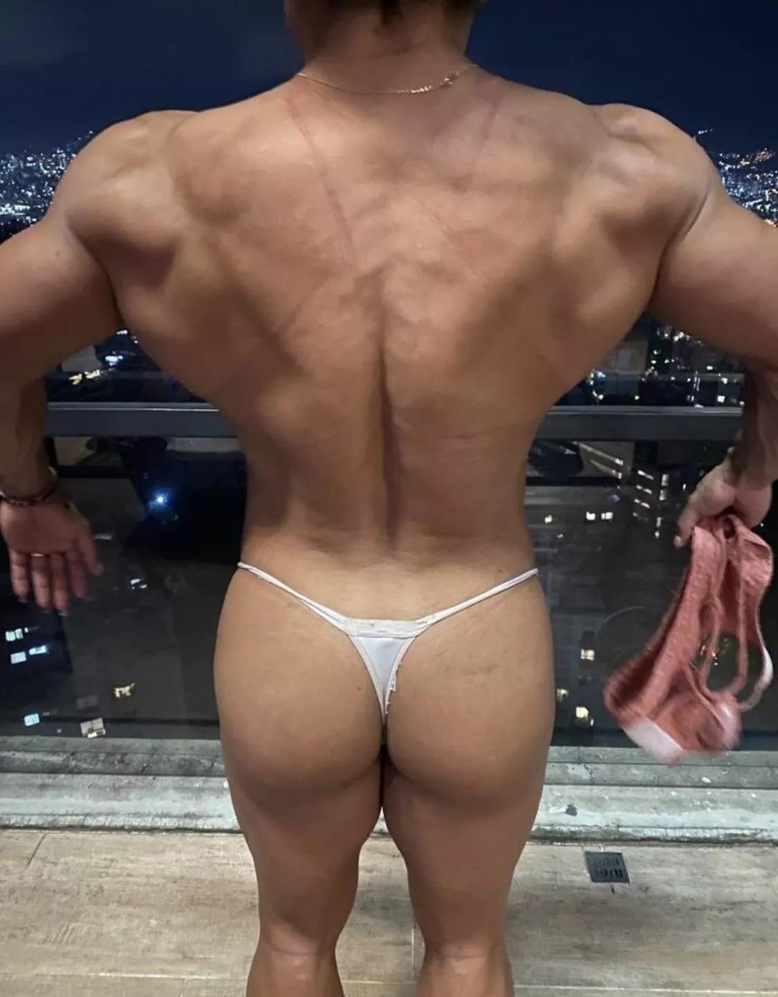 Who likes big backs? posted by amymuscle