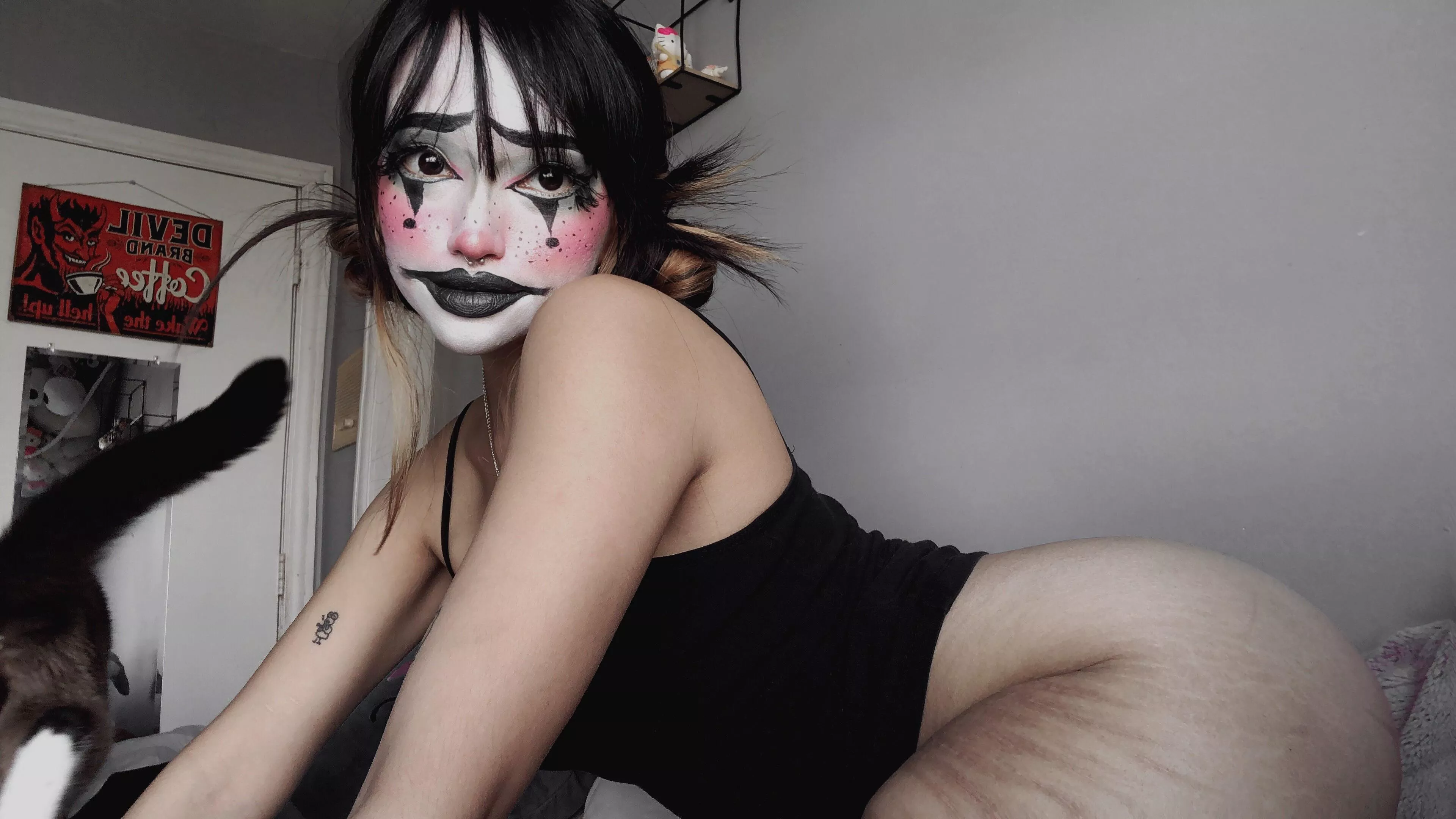 Sexy Naked Clowns - who likes clown girls? ðŸ–¤ nudes | GLAMOURHOUND.COM