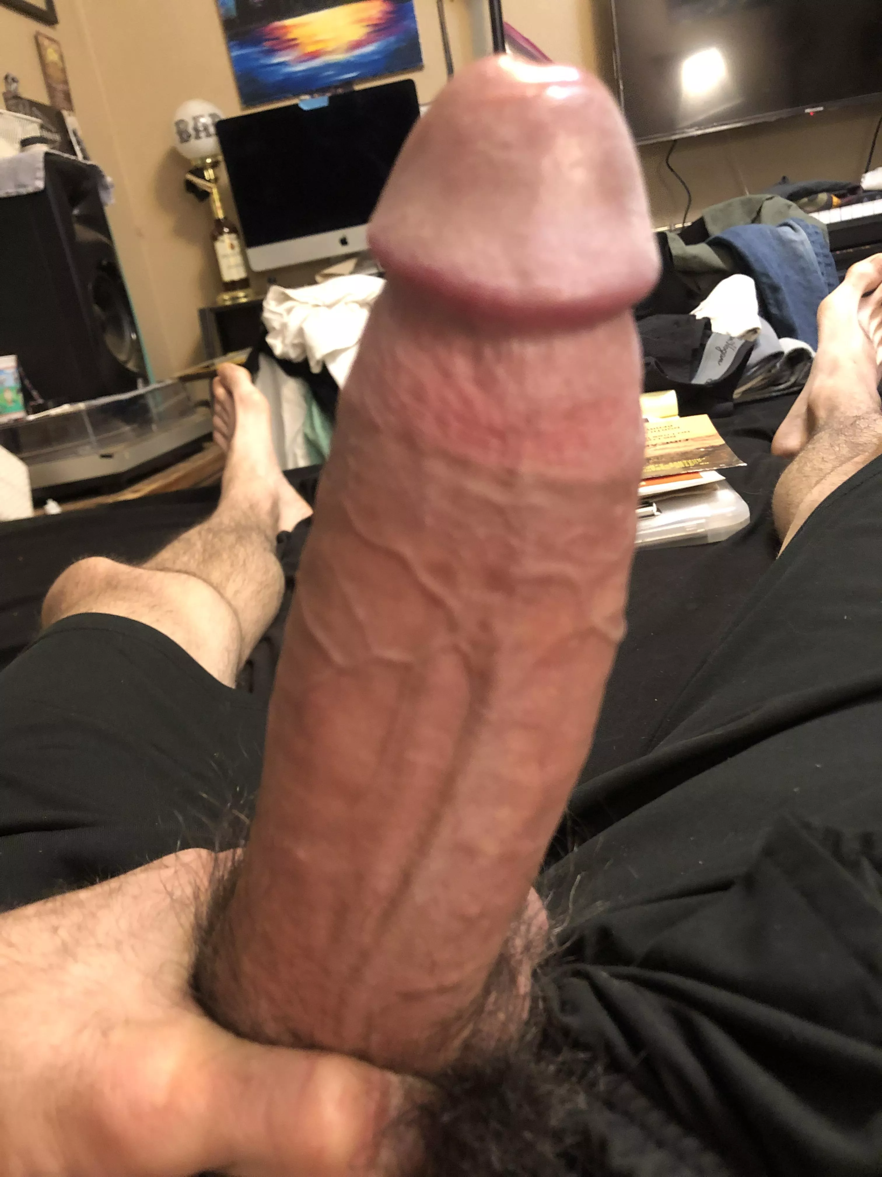 Who likes it big 🥵 #online #daddy posted by kheigh88