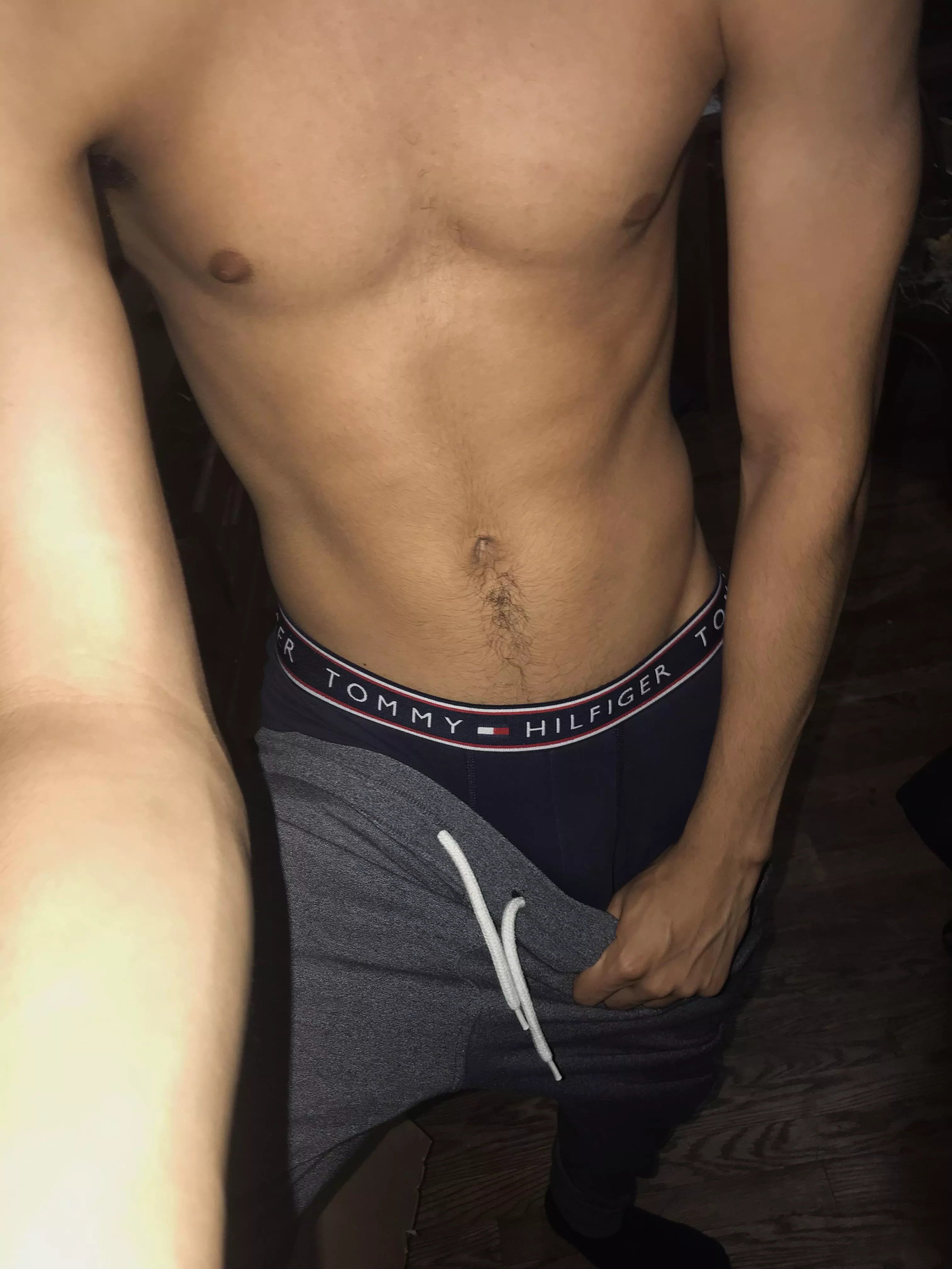 Who likes sweatpants? posted by MascTwinq